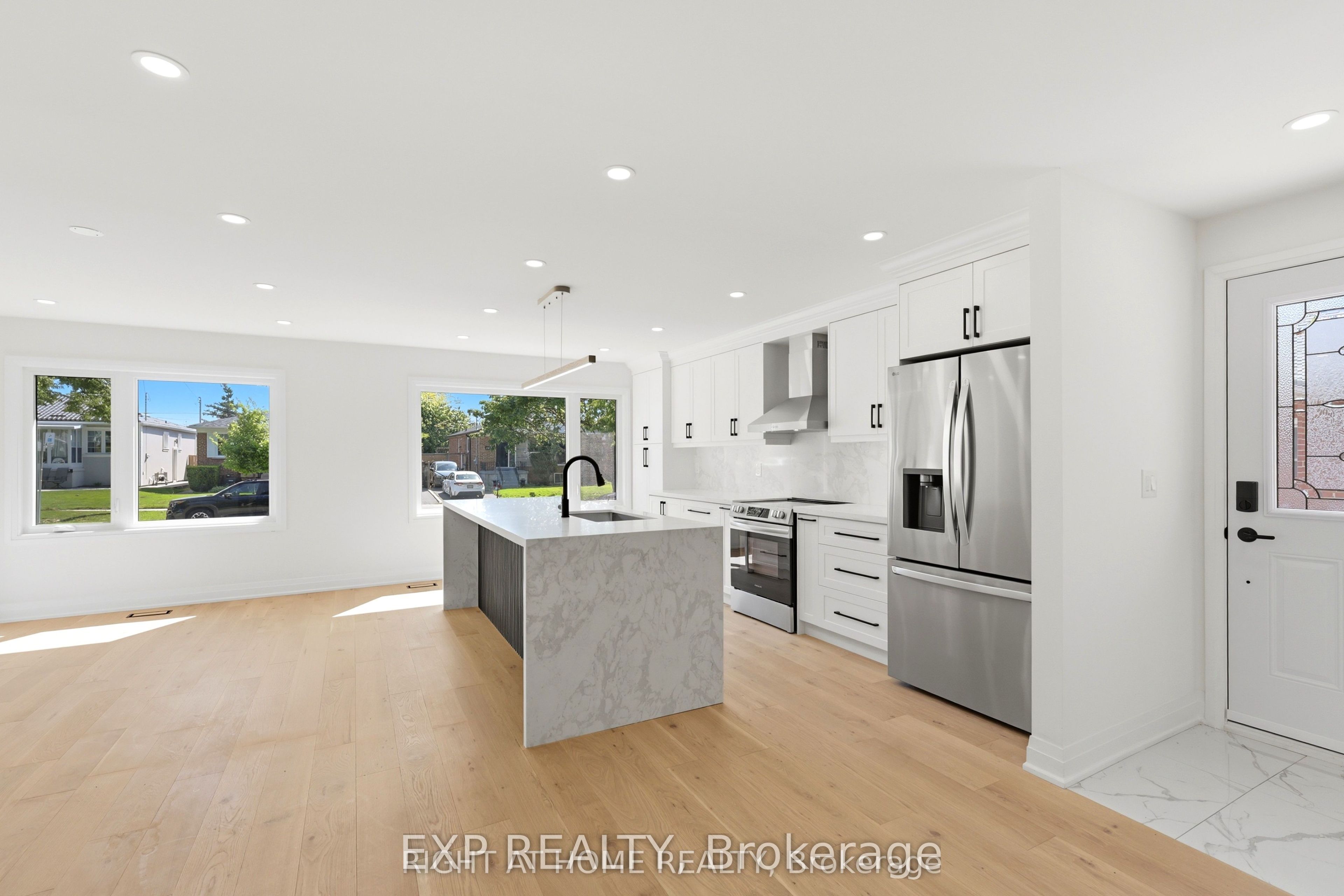 36 Vauxhall Drive Main, Toronto, ON M1P 1P7 photo 4