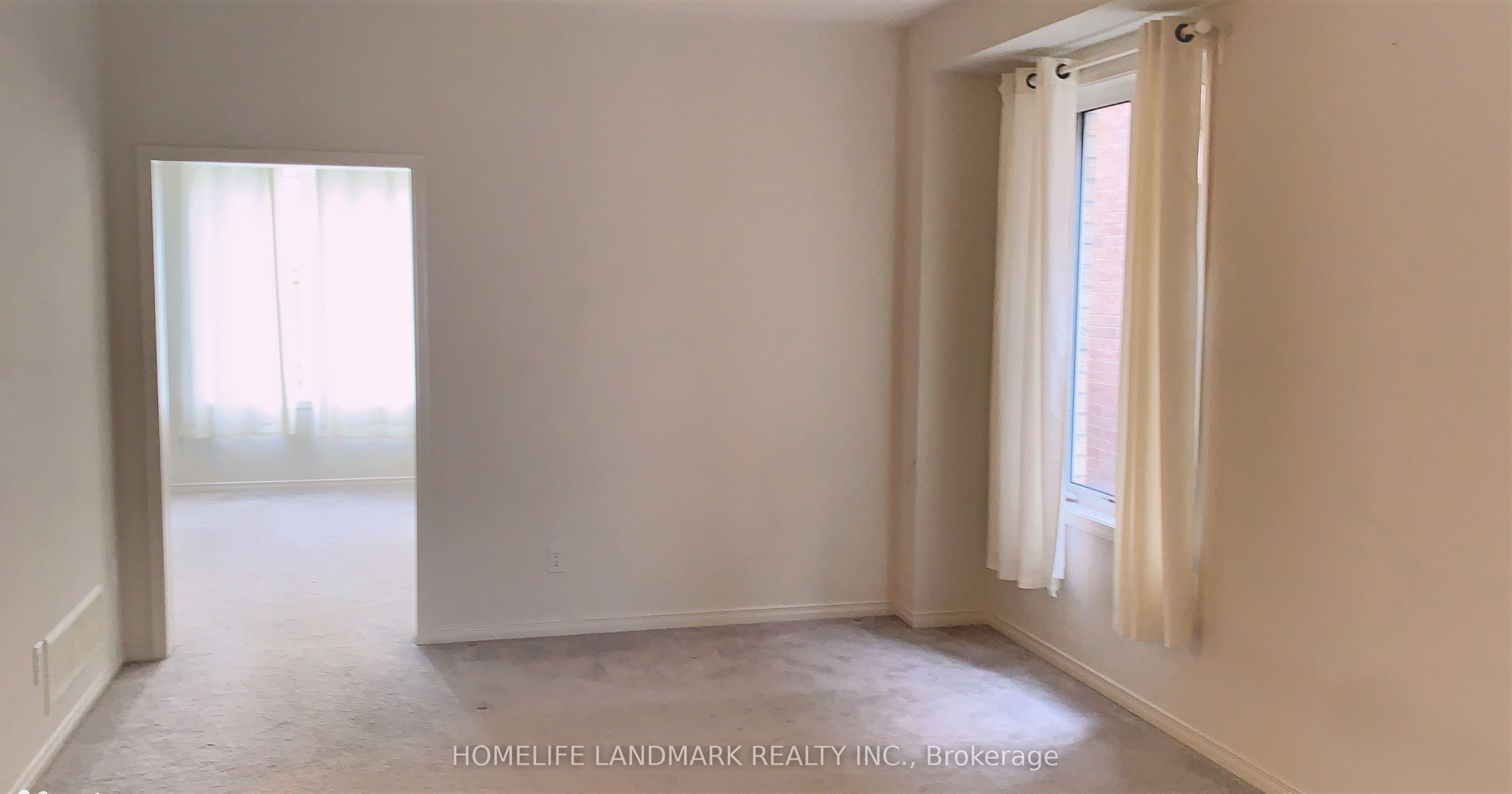 2356 Equestrian Crescent, Oshawa, ON L1L 0L6 photo 2