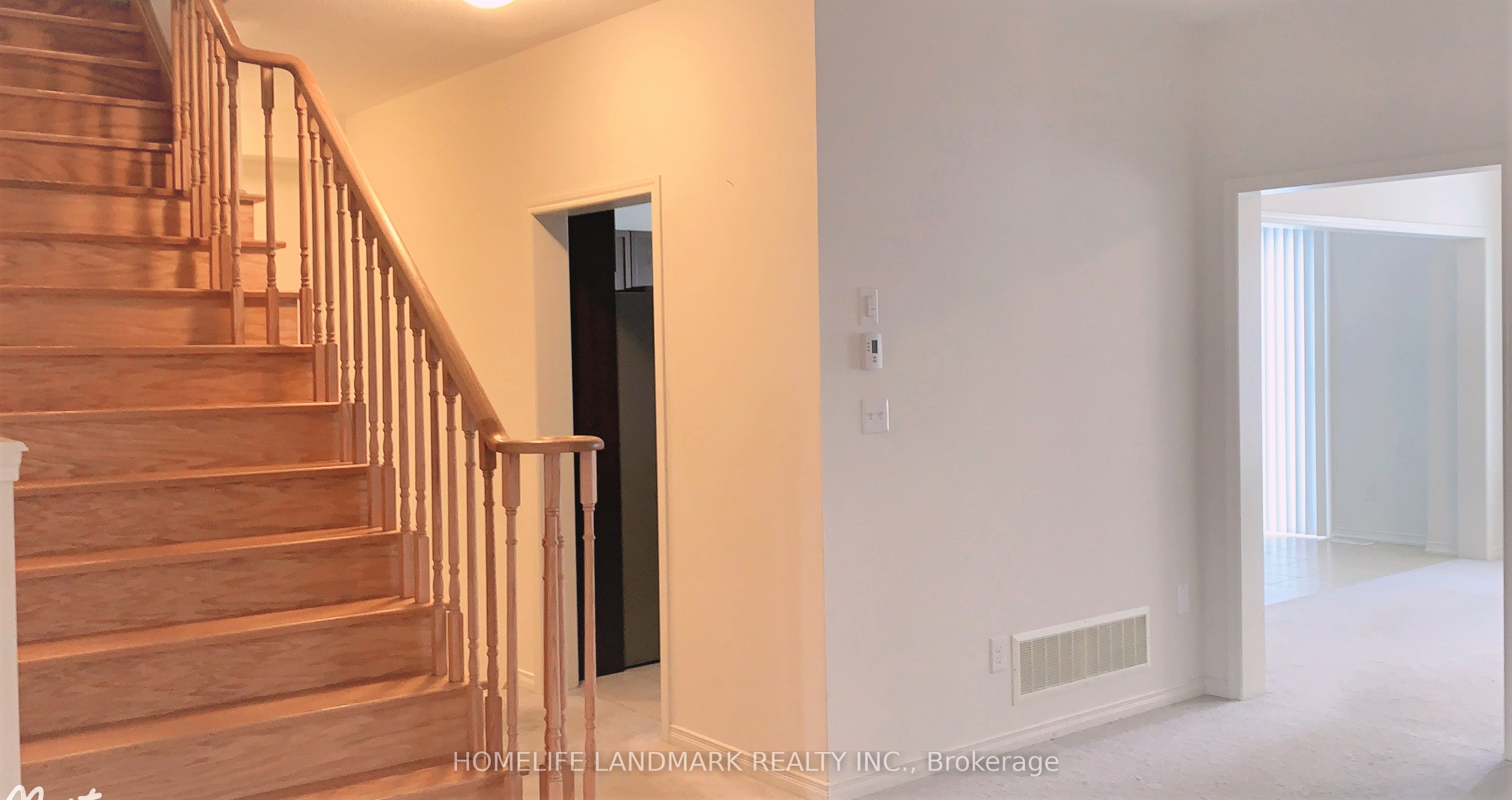 2356 Equestrian Crescent, Oshawa, ON L1L 0L6 photo 3