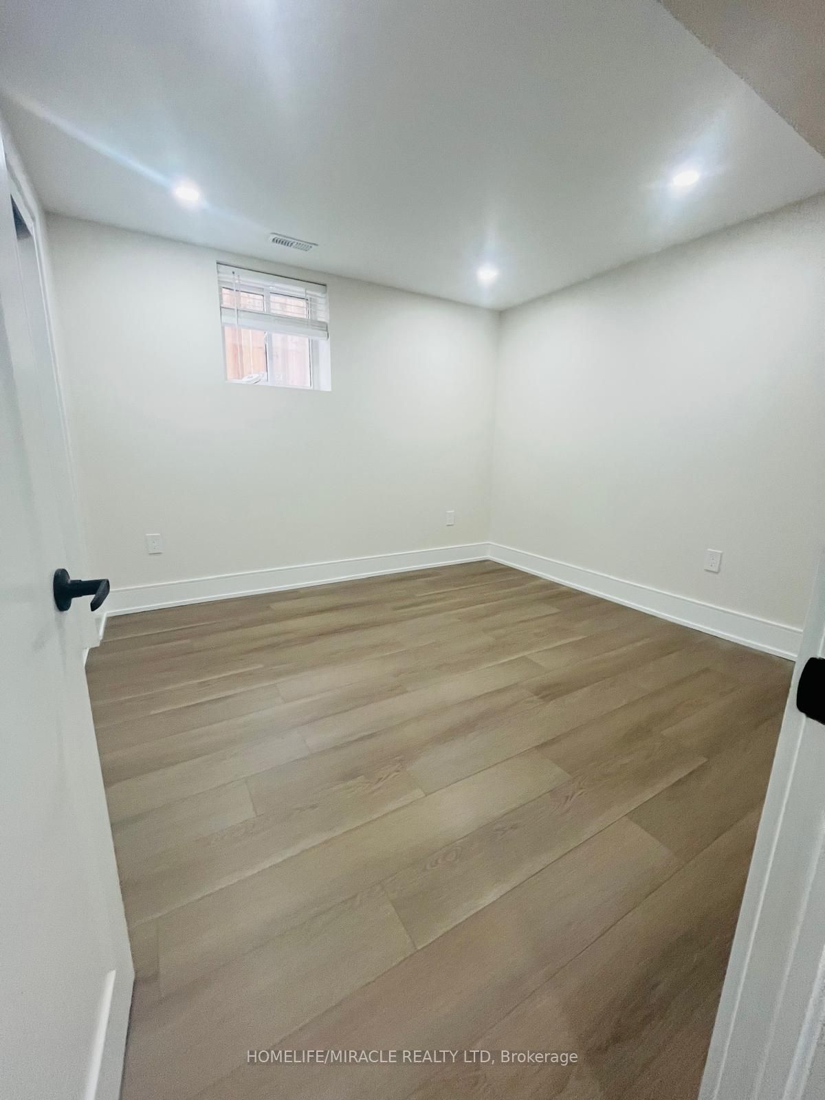28 Fishlock Street, Ajax, ON L1Z 1G3 photo 3