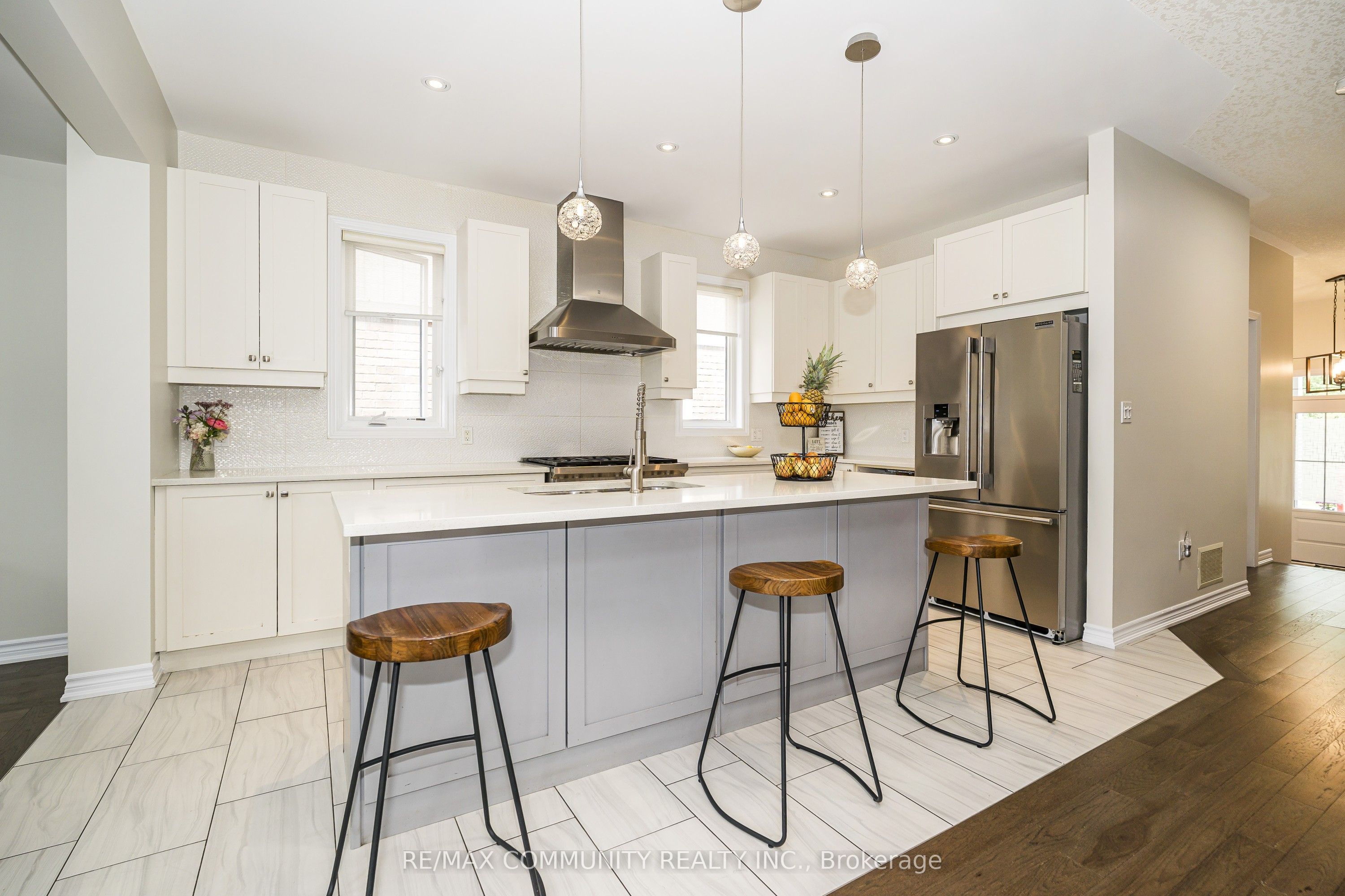 23 Holyrod Drive, Clarington, ON L1E 0G8 photo 4