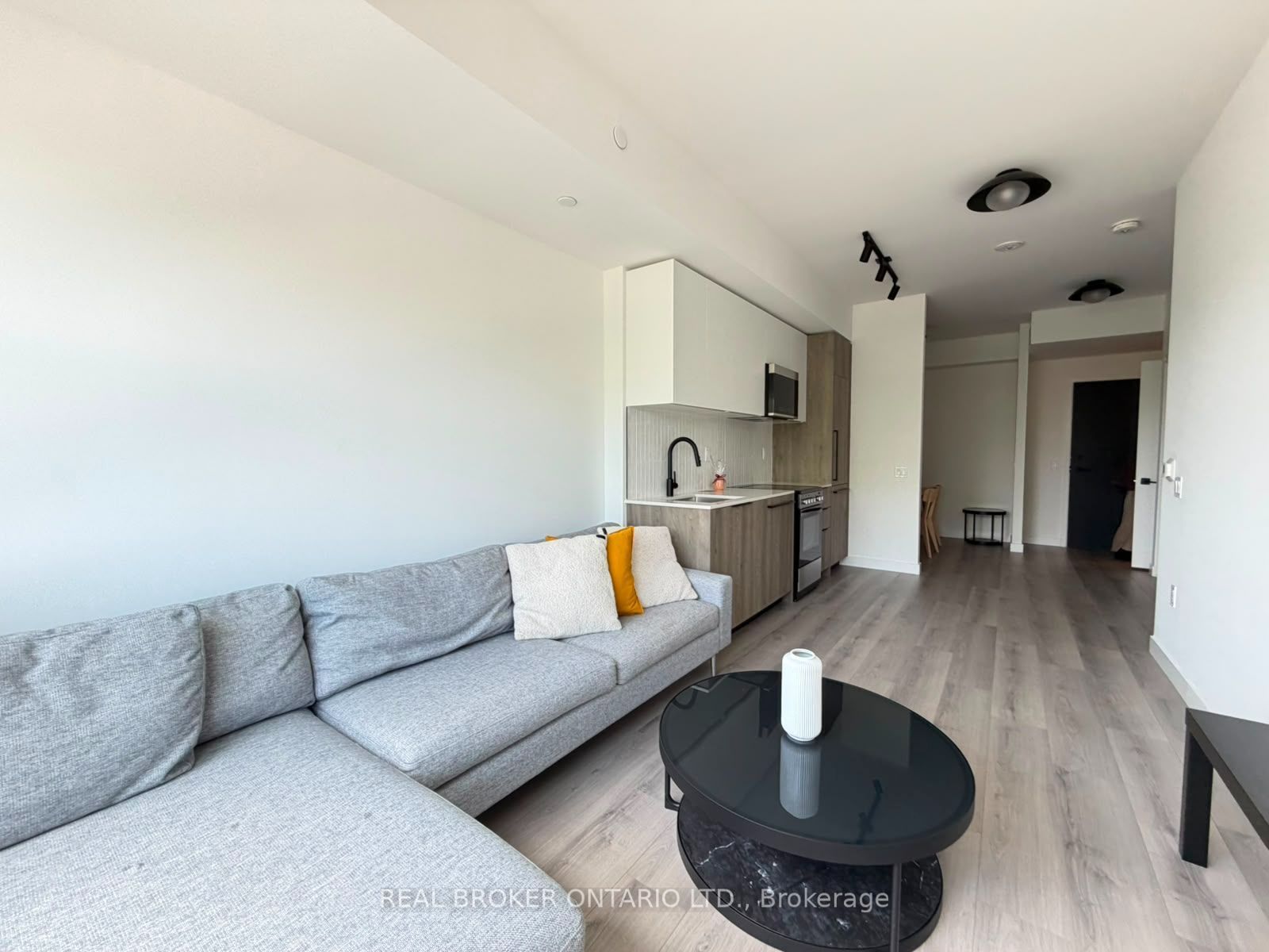 1635 Military Trail 225, Toronto, ON M1C 0G2