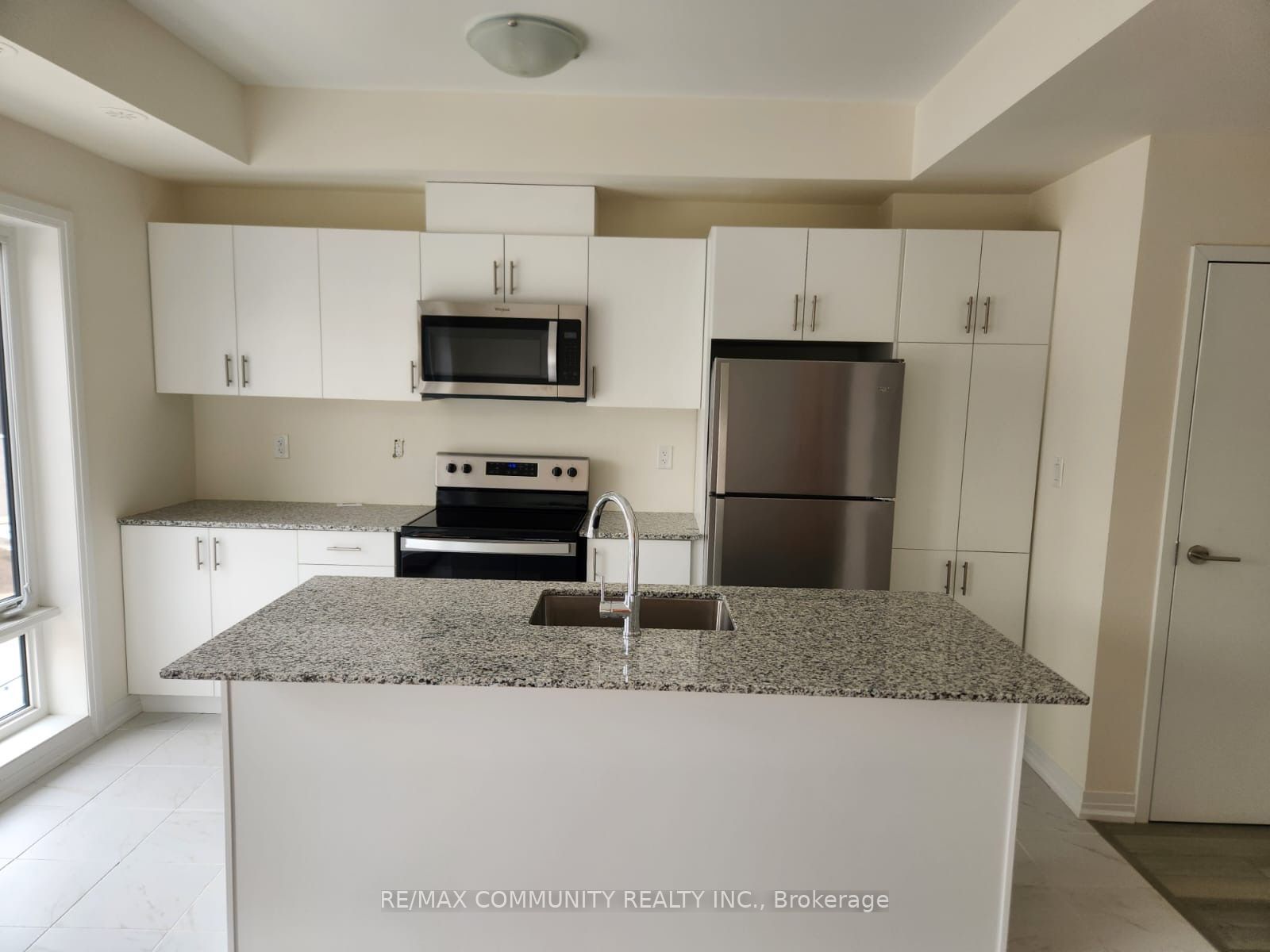 165 Tapscott Road, Toronto, ON M1B 0E8 photo 3