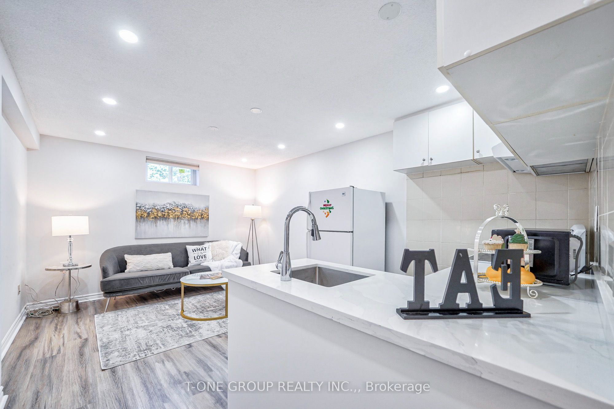 18 Castle Hill Drive, Toronto, ON M1T 2Y3 photo 3