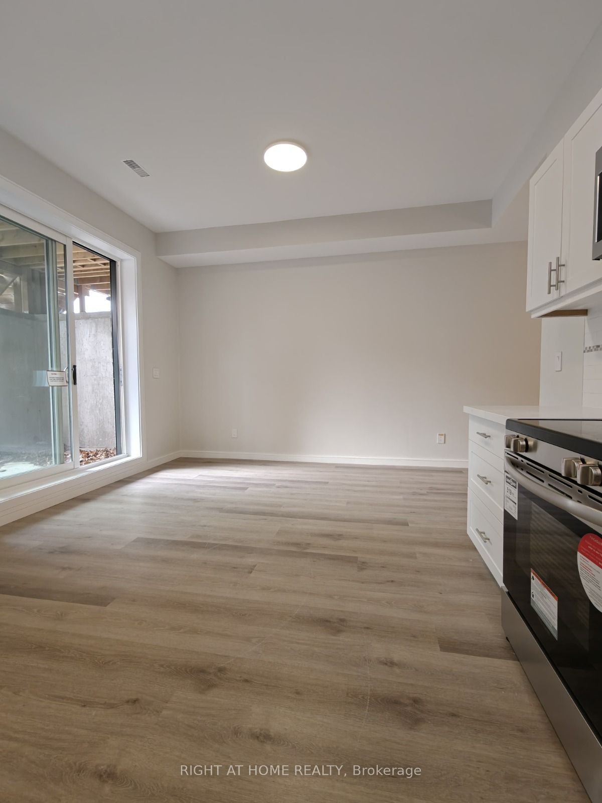 3515 St Clair Avenue E Bsmt, Toronto, ON M1K 1L4 photo 2