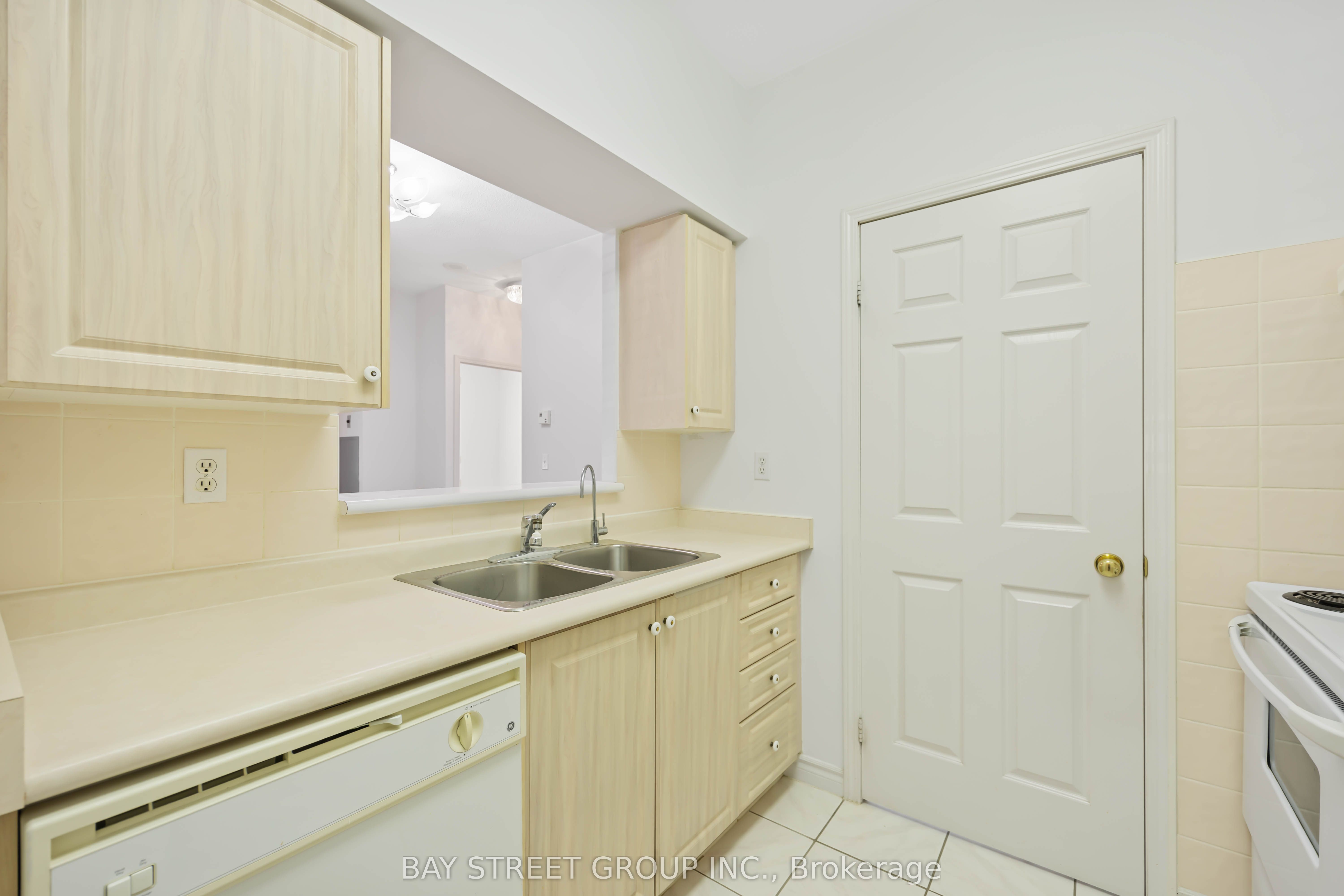 5039 Finch Avenue E 107, Toronto, ON M1S 5L6 photo 5