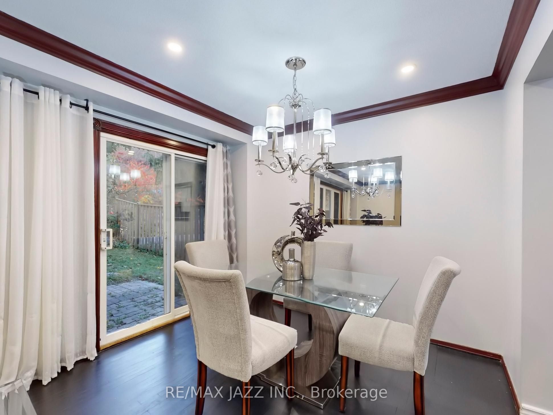 677 Grandview Drive, Oshawa, ON L1H 7V9 photo 4