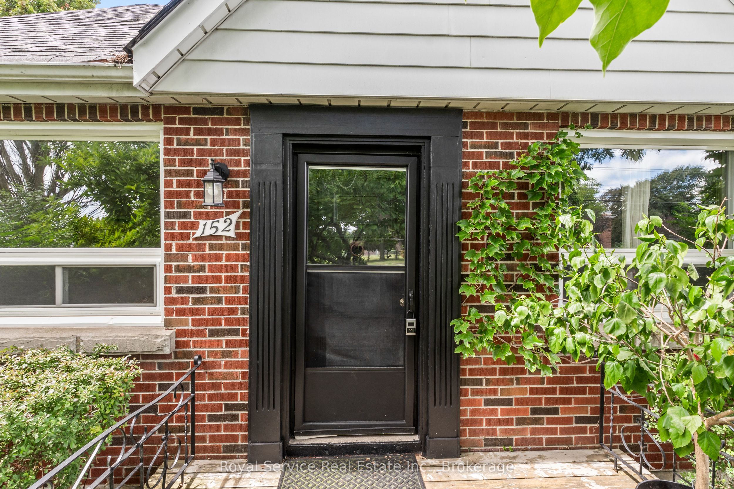 152 Harmony Road S, Oshawa, ON L1H 6T5 photo 3