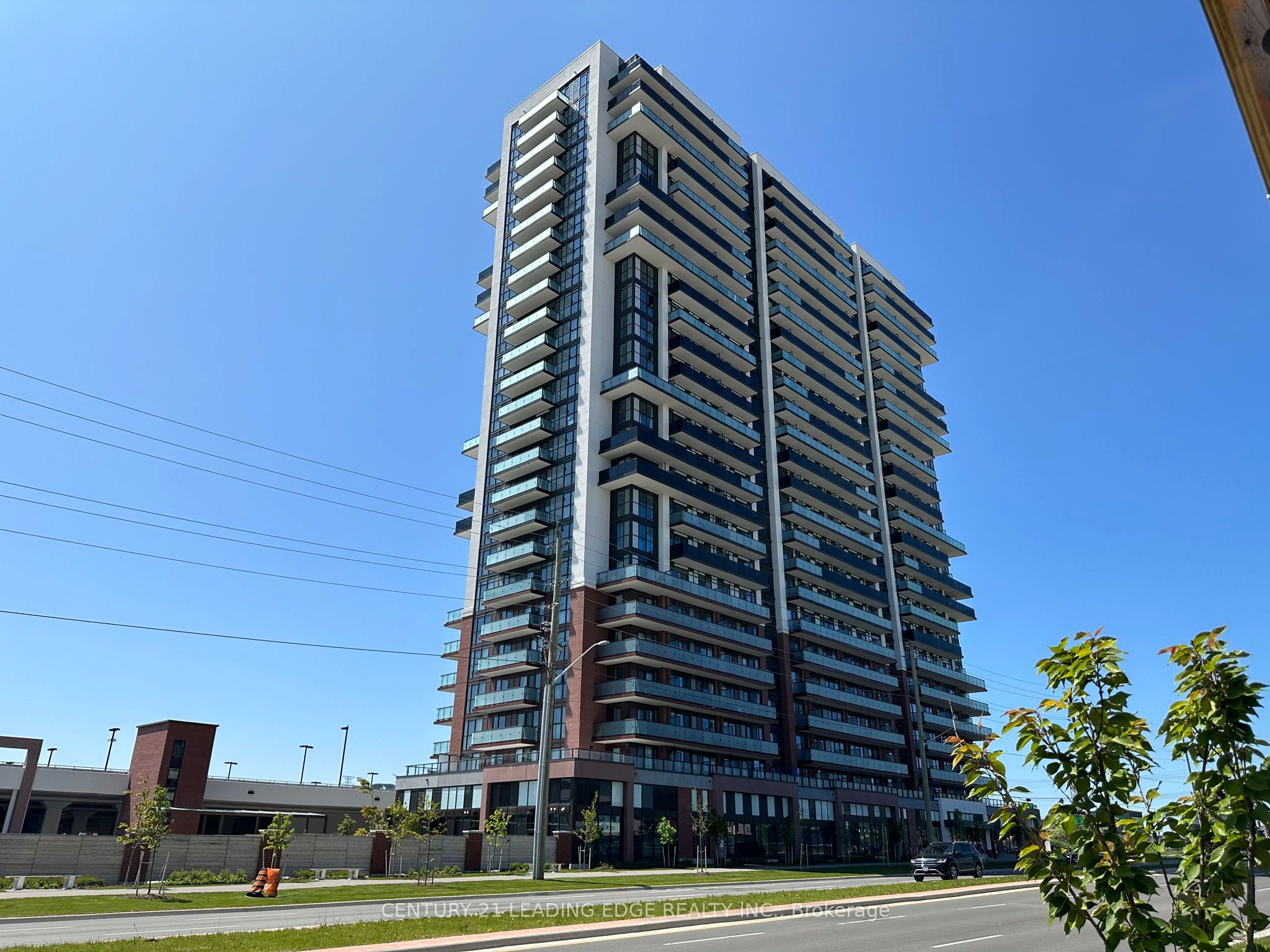 2550 SIMCOE Street N 819, Oshawa, ON L1L 0R5 photo 2
