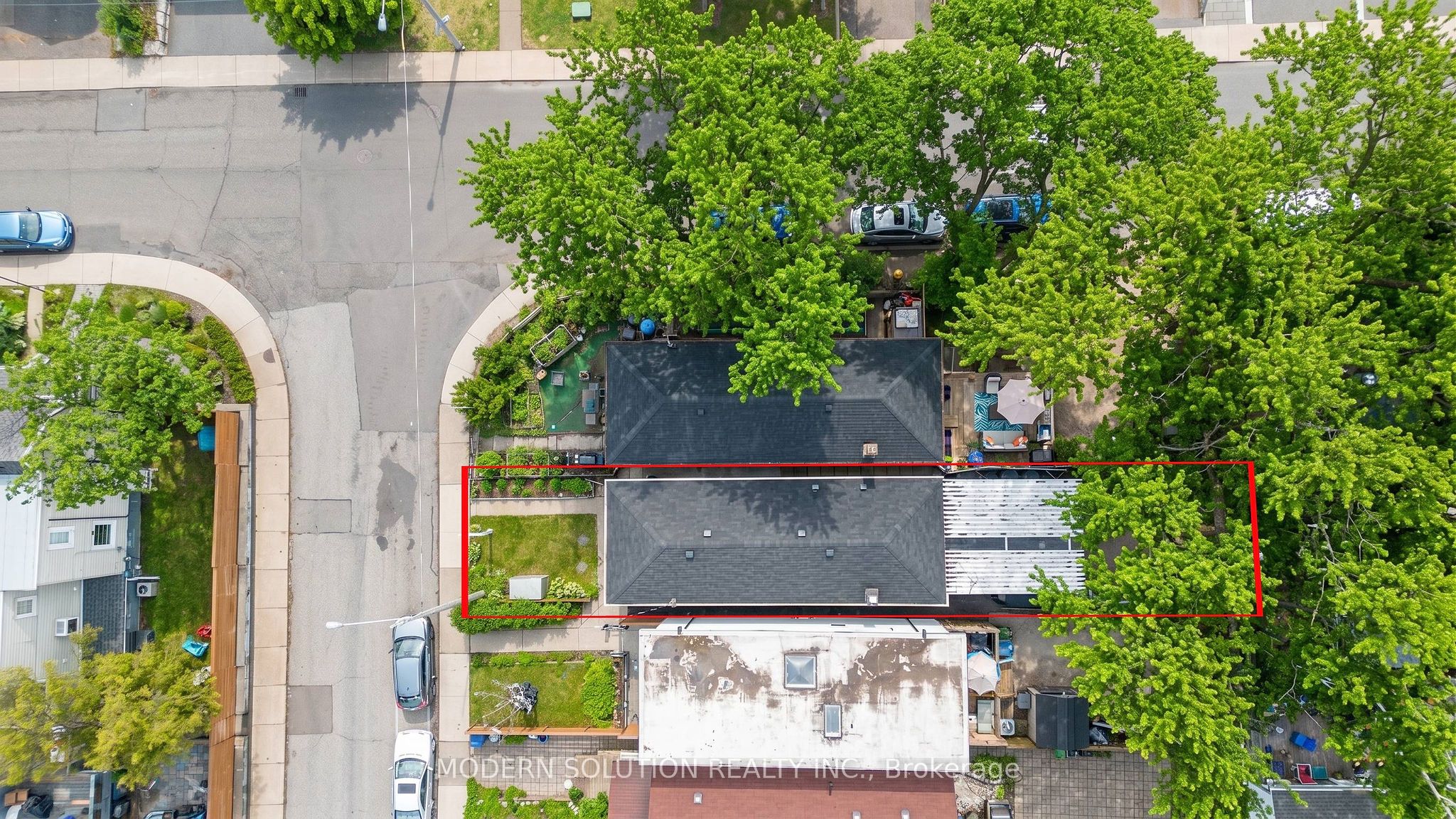 741 Milverton Boulevard, Toronto, ON M4C 1Y3 photo 4
