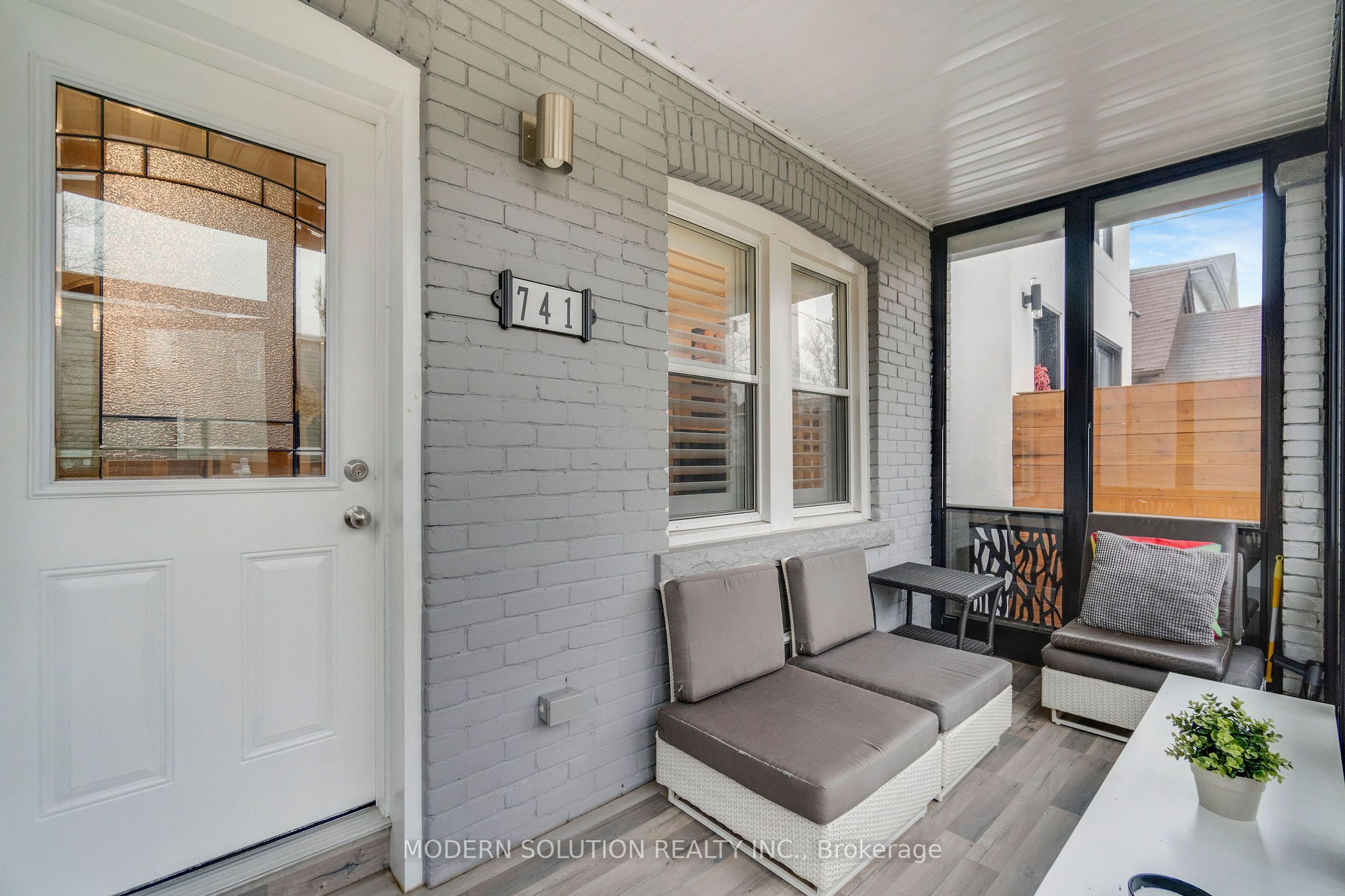 741 Milverton Boulevard, Toronto, ON M4C 1Y3 photo 5