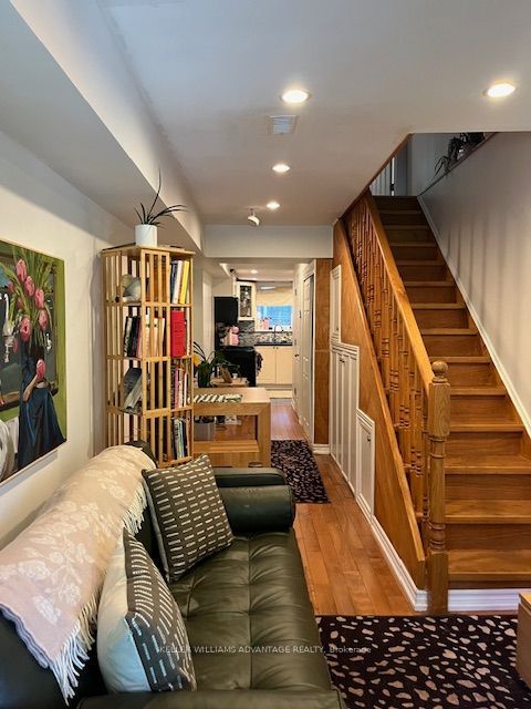 823 Craven Road, Toronto, ON M4L 2Z7