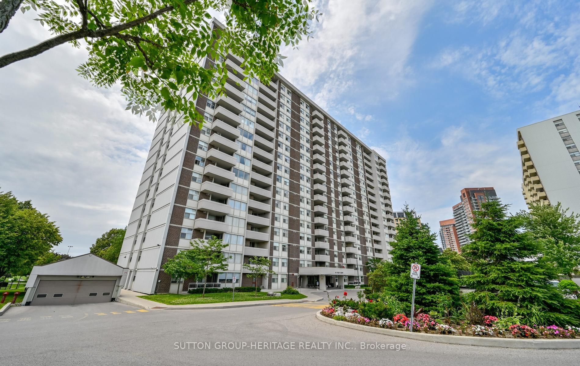 44 Falby Court E 1608, Ajax, ON L1S 3L1 photo 2