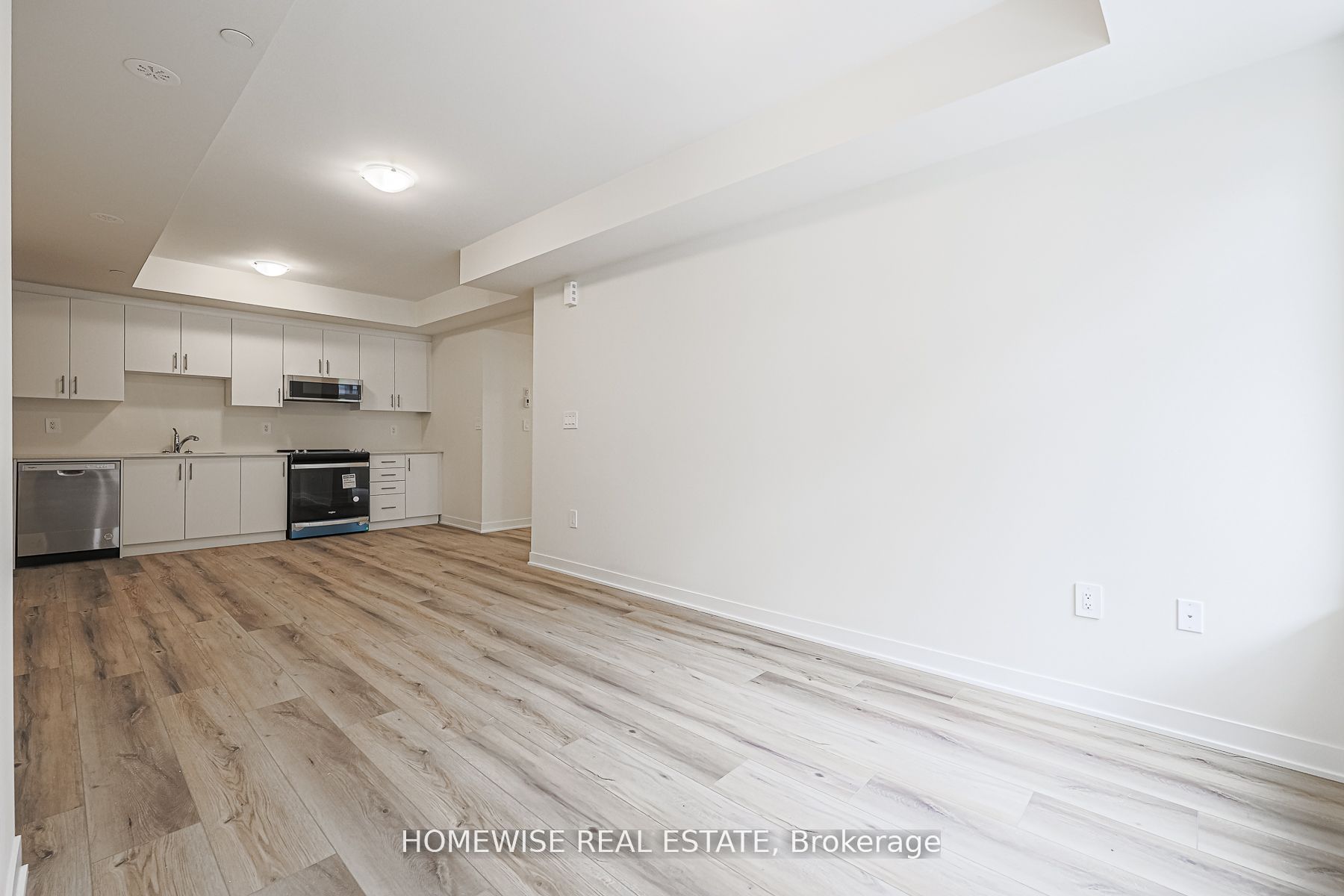 755 Omega Drive 203, Pickering, ON L1V 0H1 photo 3