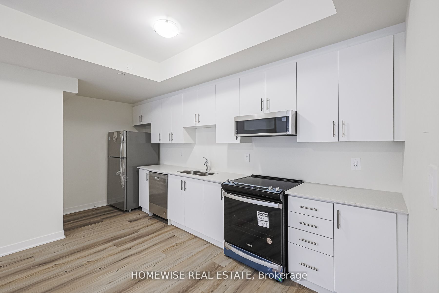 755 Omega Drive 203, Pickering, ON L1V 0H1 photo 4