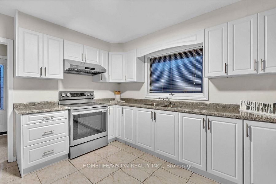 94 Waringstown Drive Main, Toronto, ON M1R 4H4 photo 5