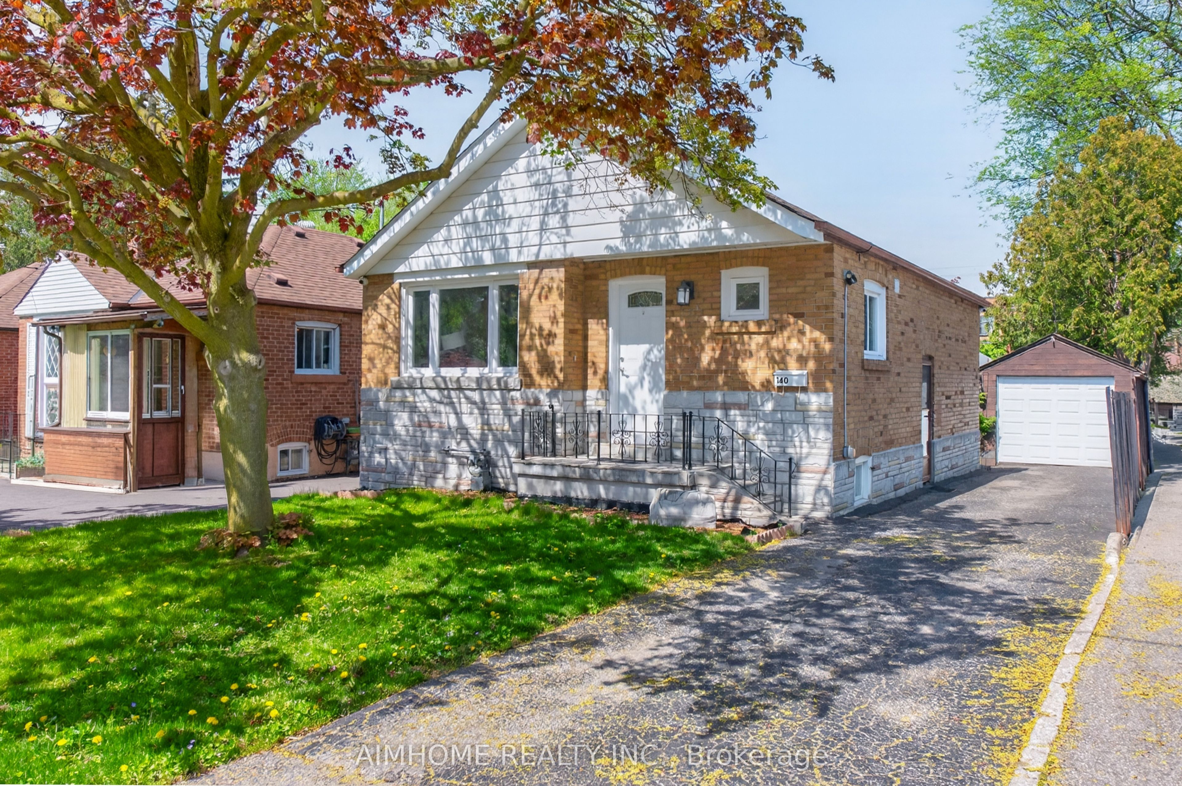 140 Meighen Avenue, Toronto, ON M4B 2H9