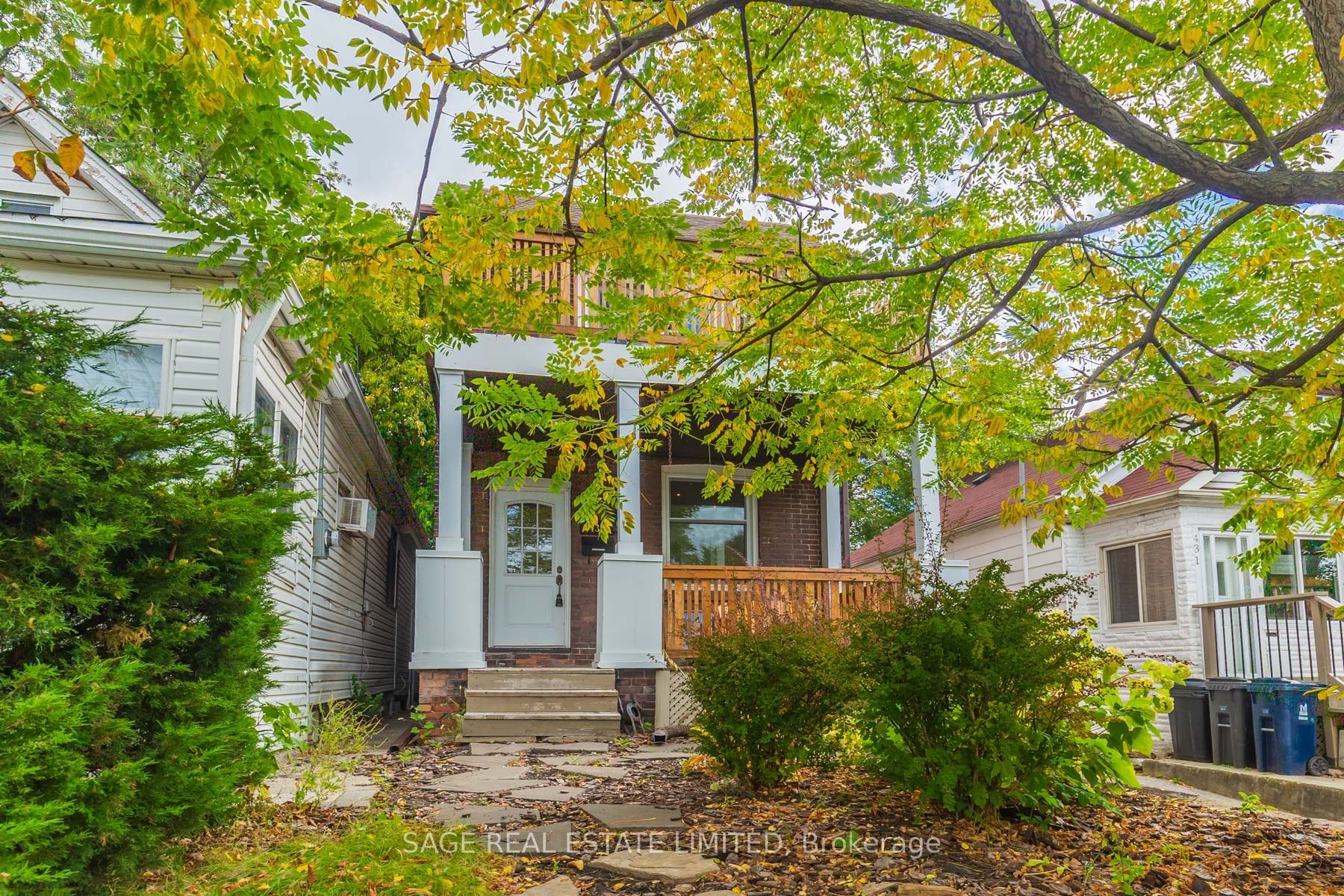 433 Woodfield Road, Toronto, ON M4L 2X4