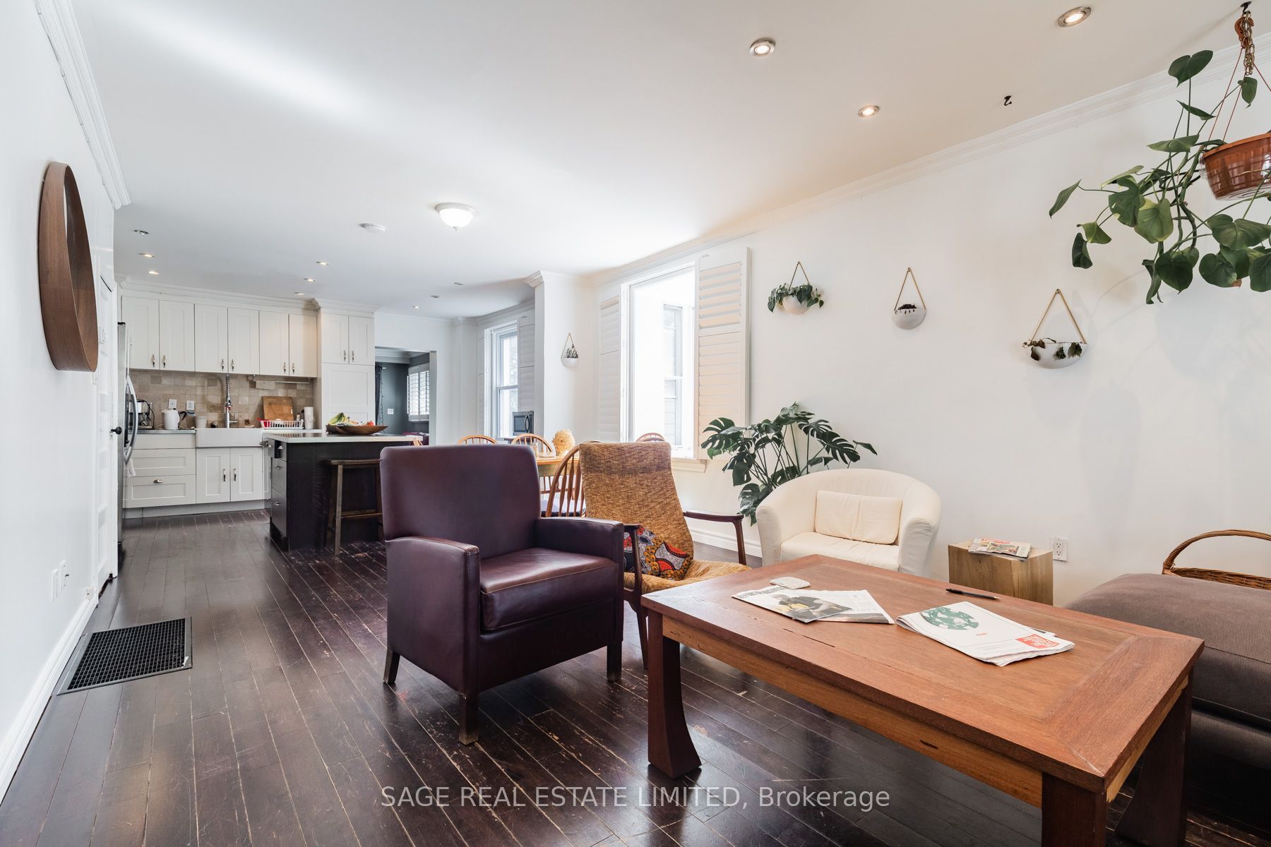 433 Woodfield Road, Toronto, ON M4L 2X4 photo 2