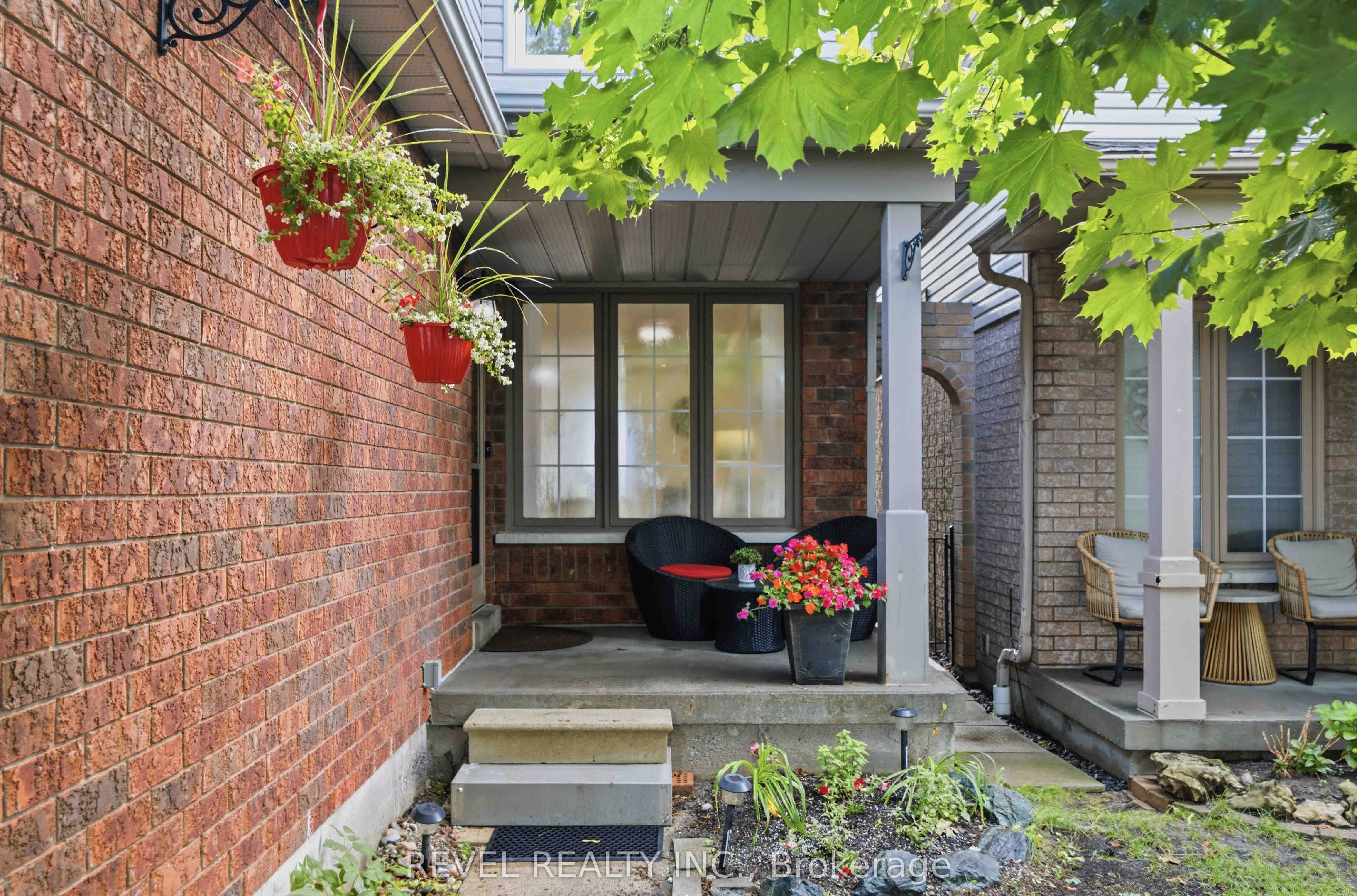 56 Greengrove Way, Whitby, ON L1R 2N4 photo 2