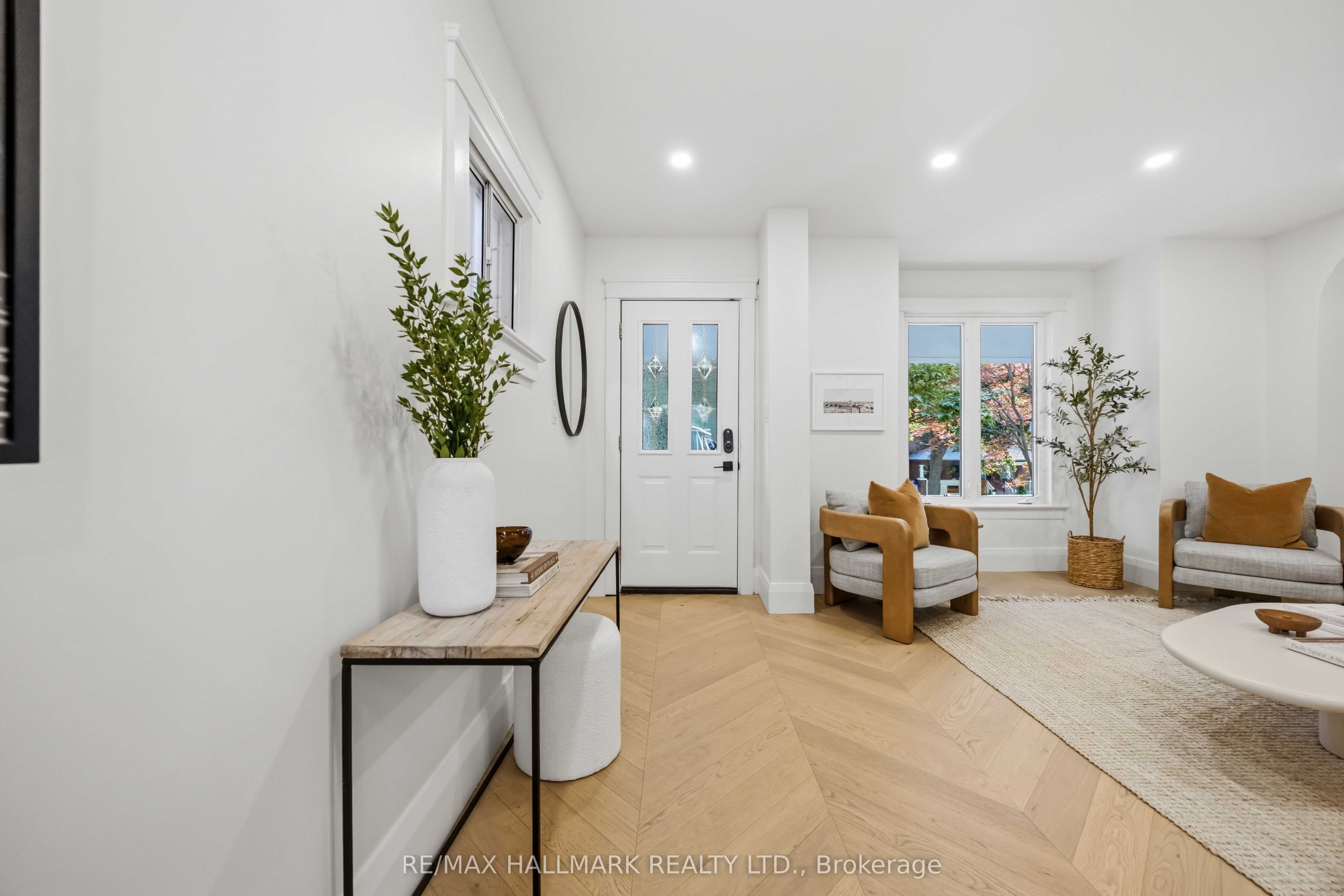 192 Wineva Avenue, Toronto, ON M4E 2T4 photo 4