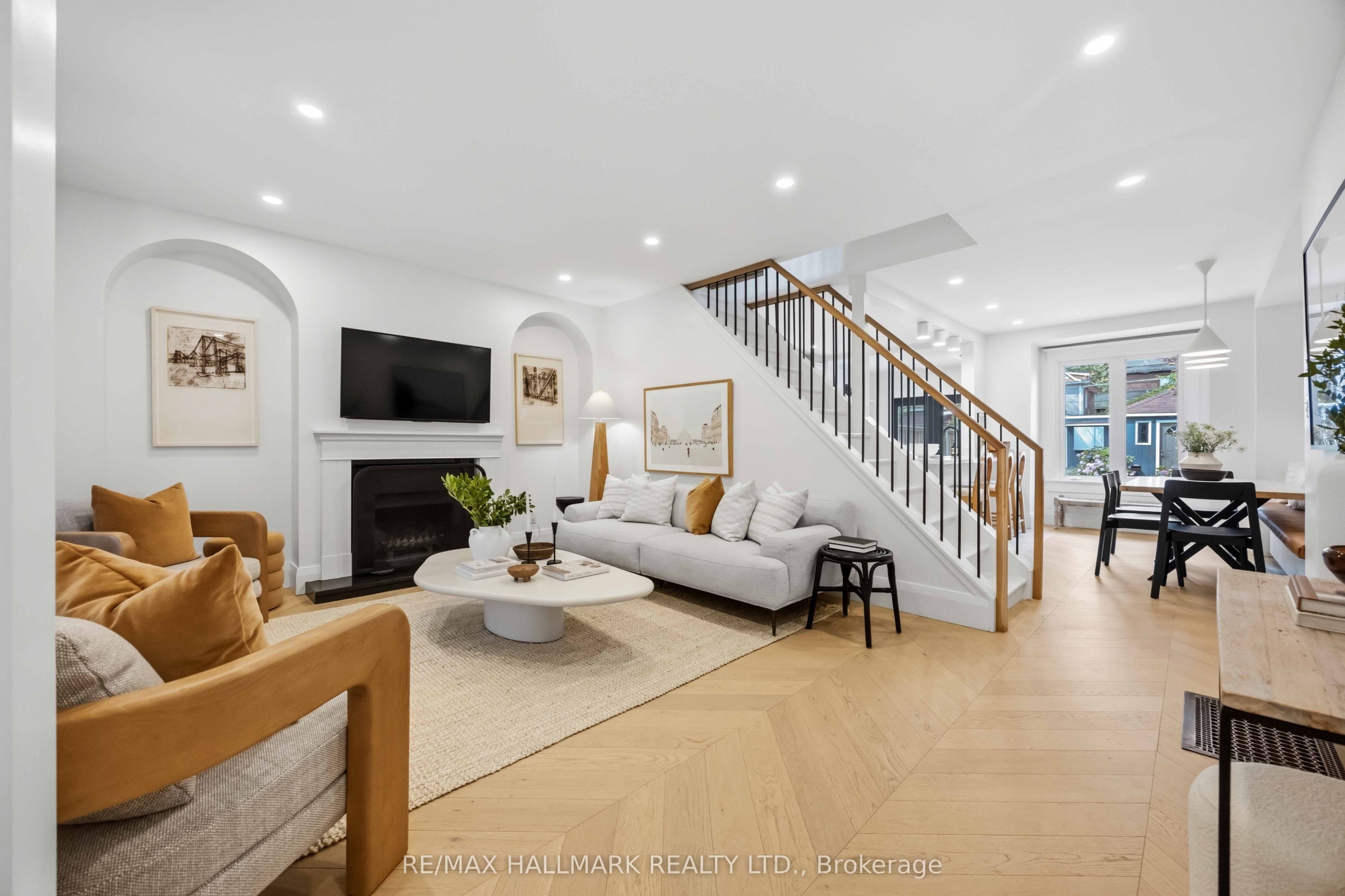 192 Wineva Avenue, Toronto, ON M4E 2T4 photo 5