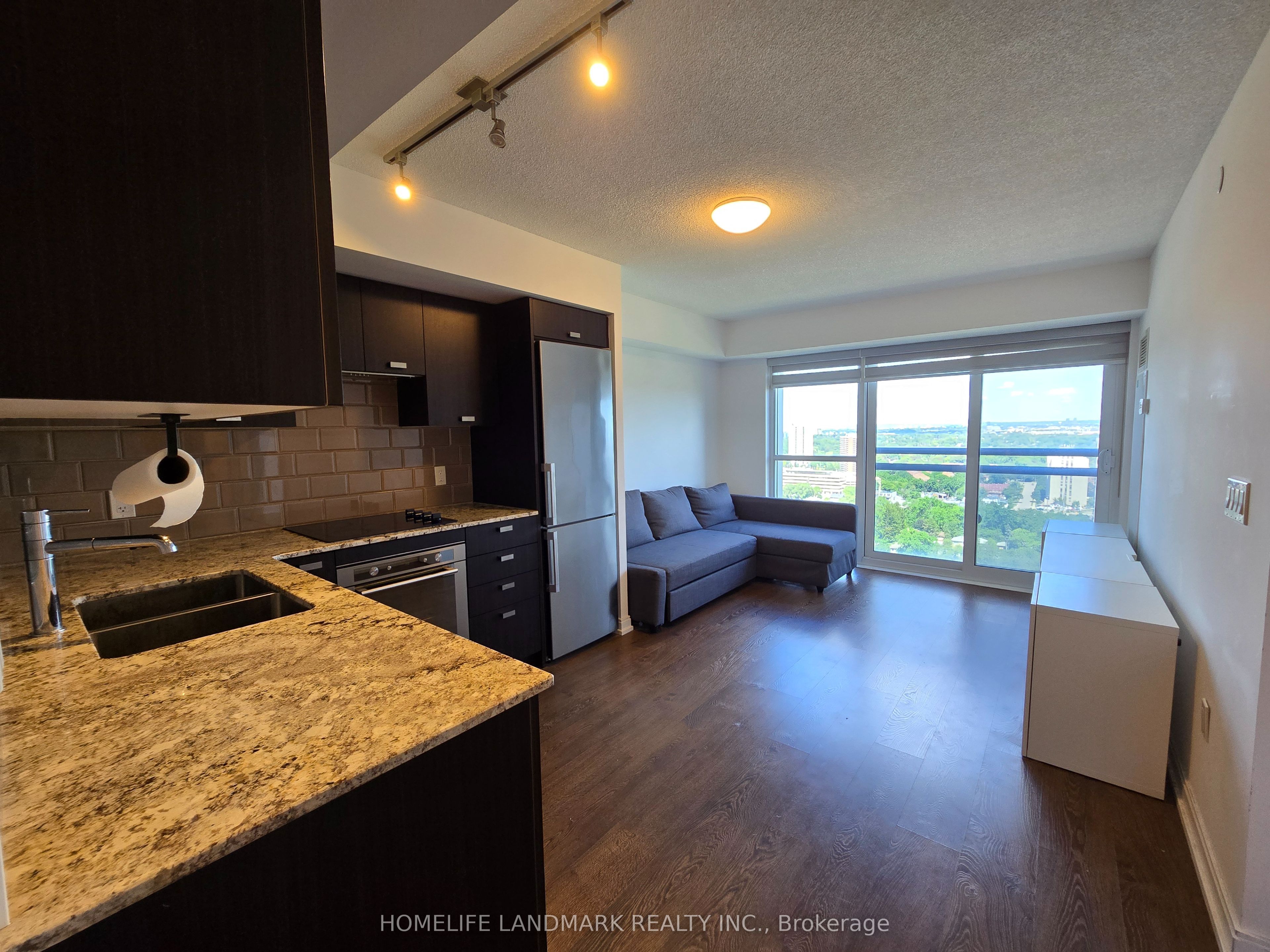 275 Village Green Square 2520, Toronto, ON M1S 0L8 photo 3
