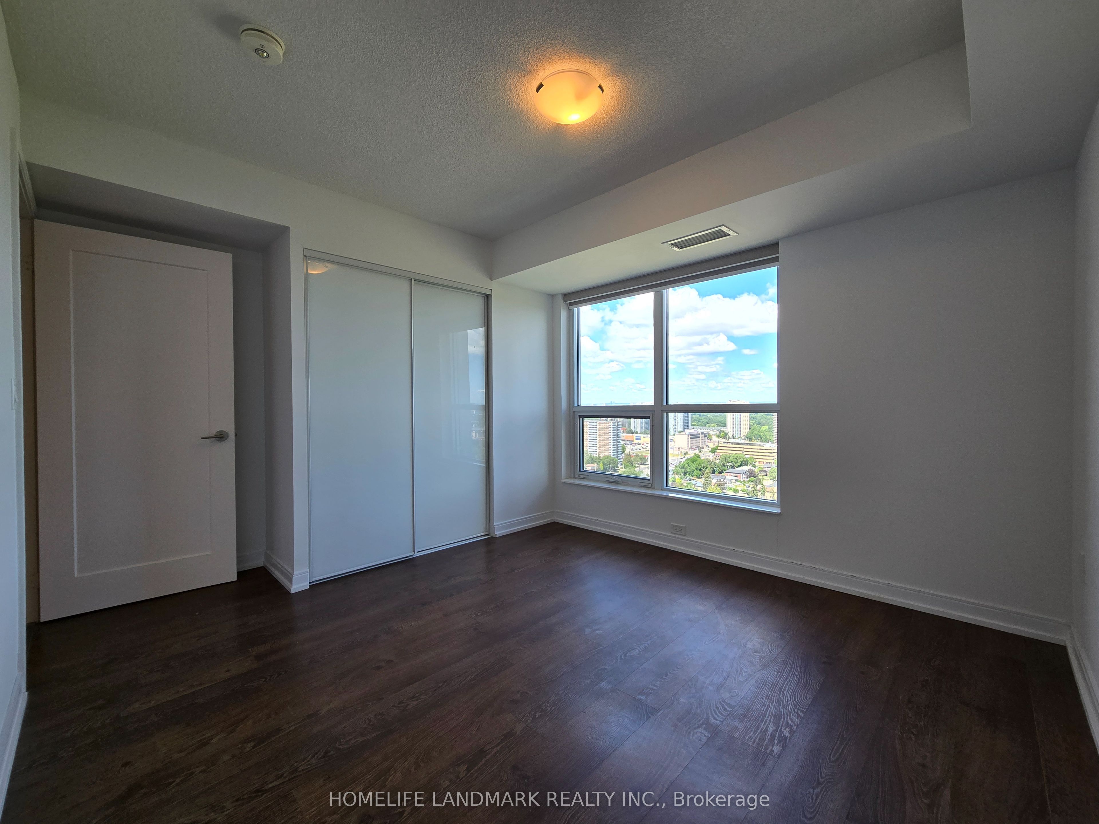 275 Village Green Square 2520, Toronto, ON M1S 0L8 photo 5