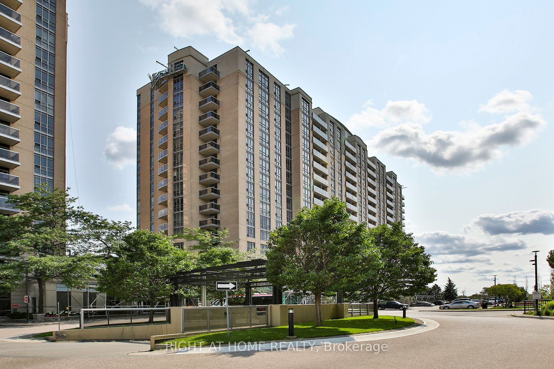 18 Mondeo Drive 626, Toronto, ON M1P 5C8 photo 3
