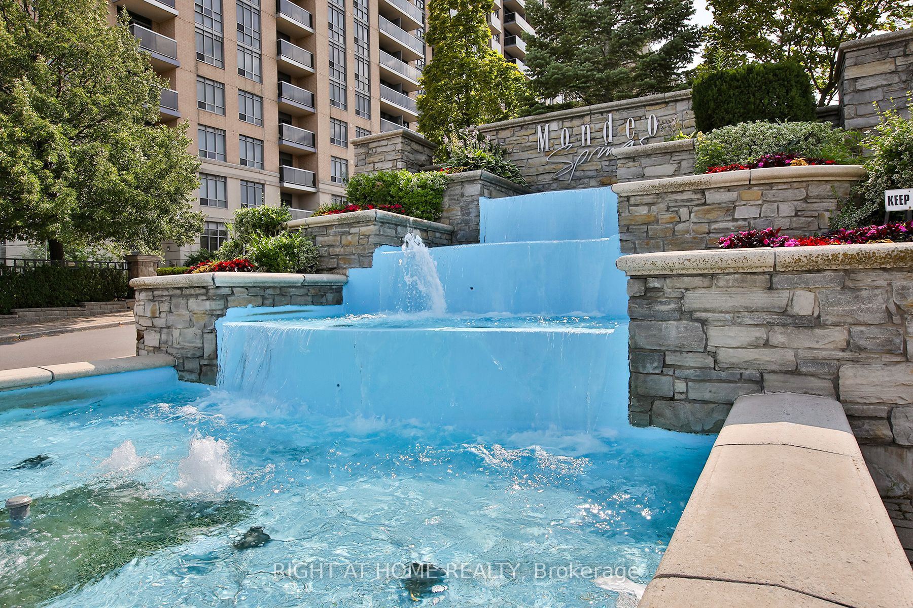 18 Mondeo Drive 626, Toronto, ON M1P 5C8 photo 4