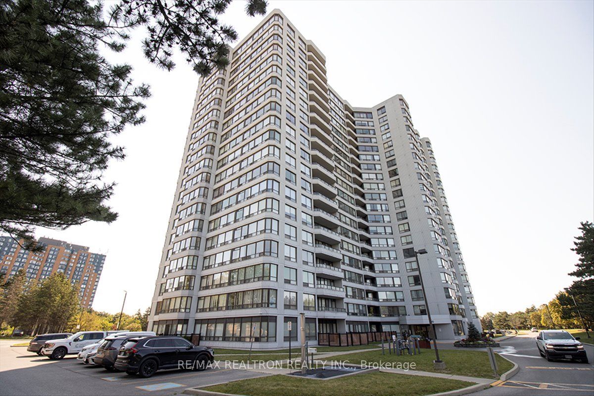 300 Alton Towers Circle 711, Toronto, ON M1V 4X9 photo 2
