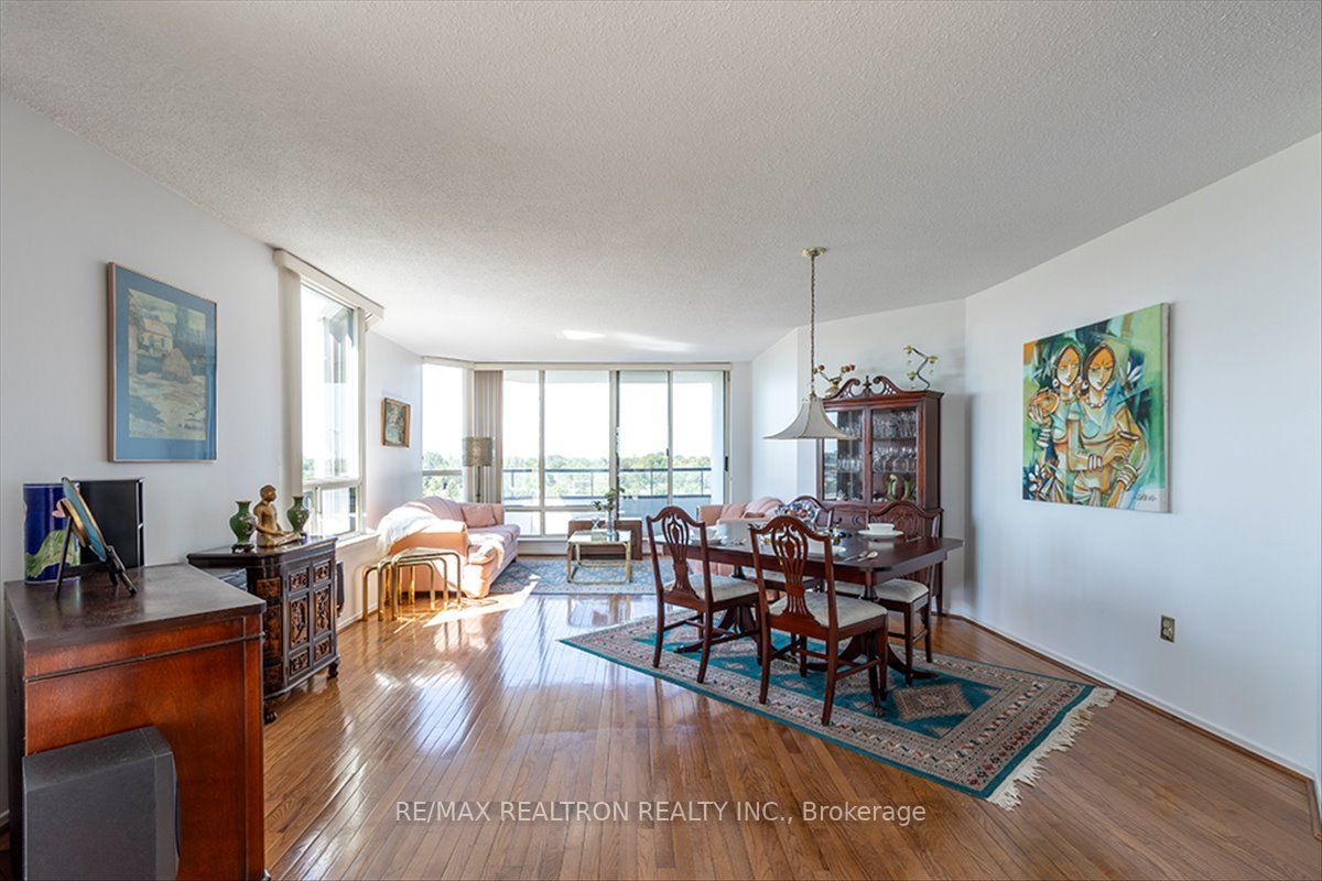 300 Alton Towers Circle 711, Toronto, ON M1V 4X9 photo 5
