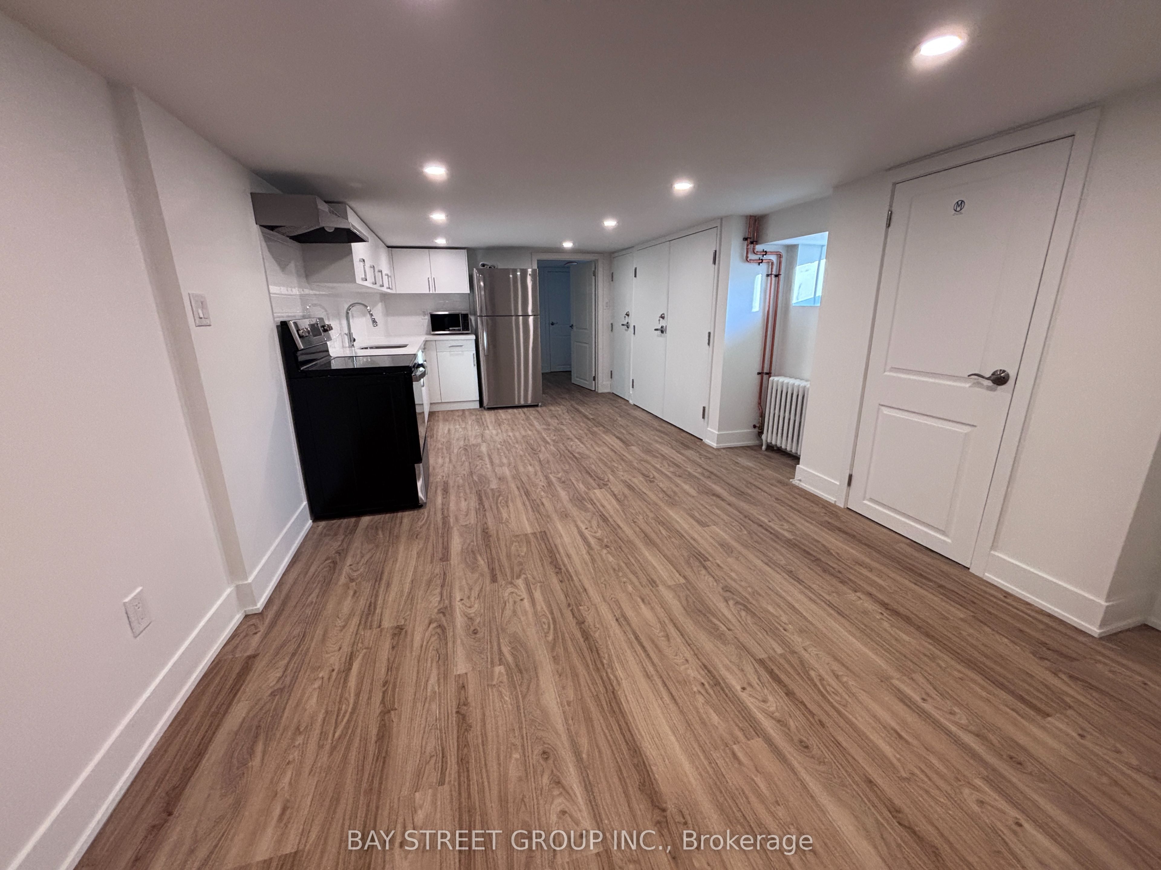 1311 Pape Avenue 10, Toronto, ON M4K 3W9 photo 3