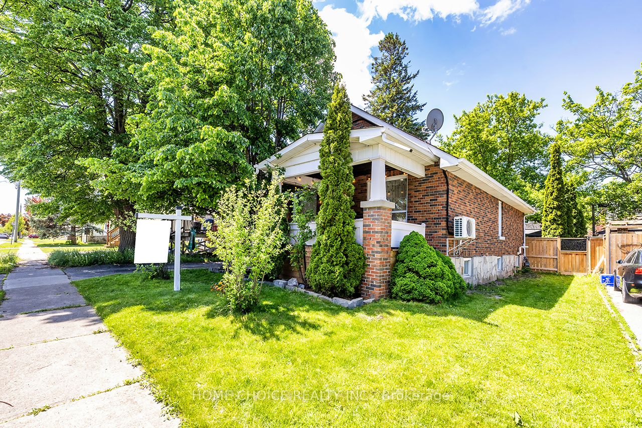 140 Gladstone Avenue, Oshawa, ON L1J 4E7