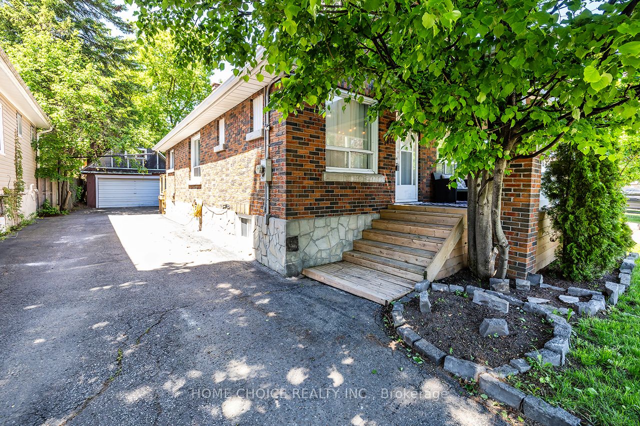 140 Gladstone Avenue, Oshawa, ON L1J 4E7 photo 2