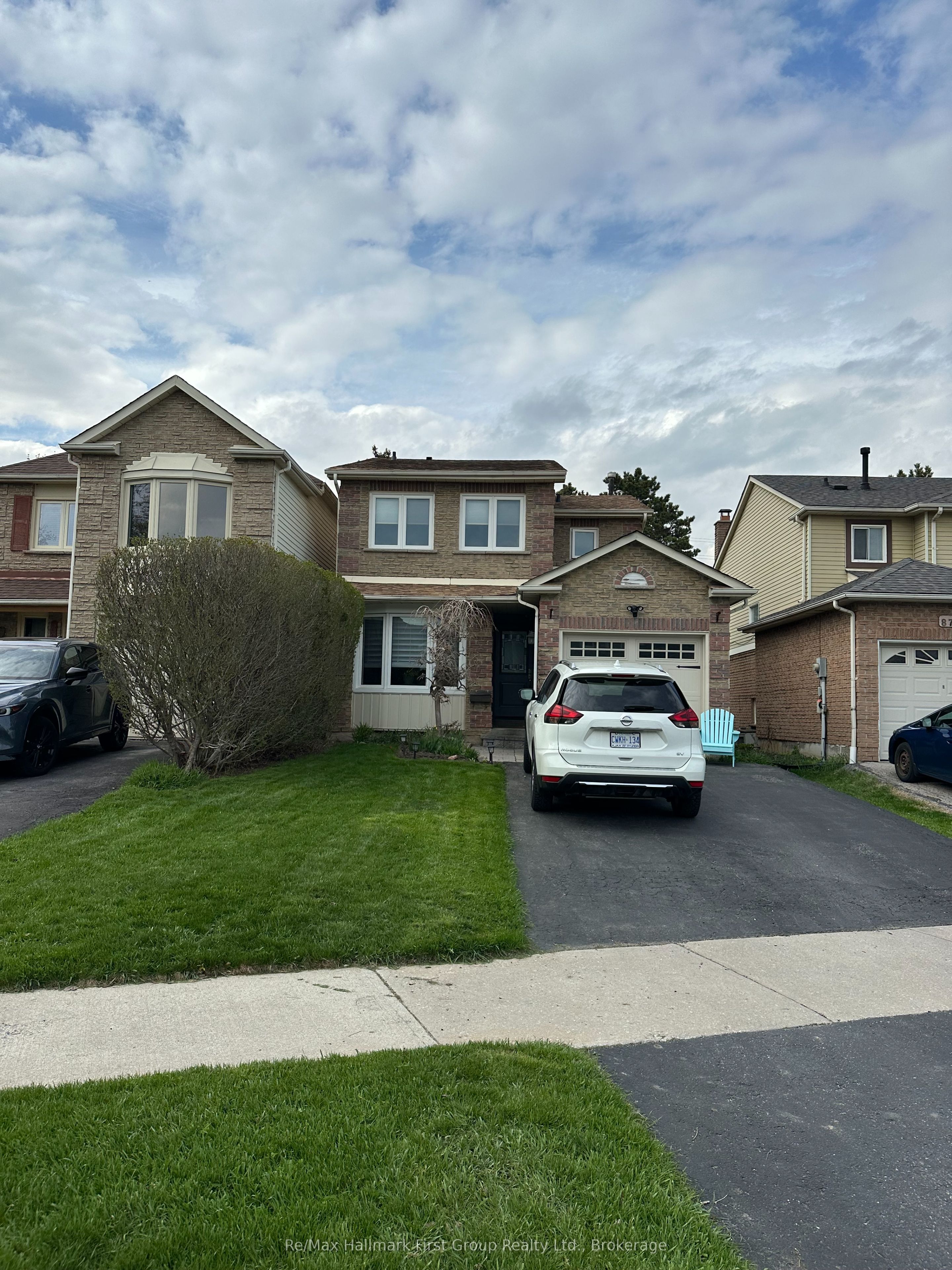868 White Ash Drive, Whitby, ON L1N 4K4 photo 2