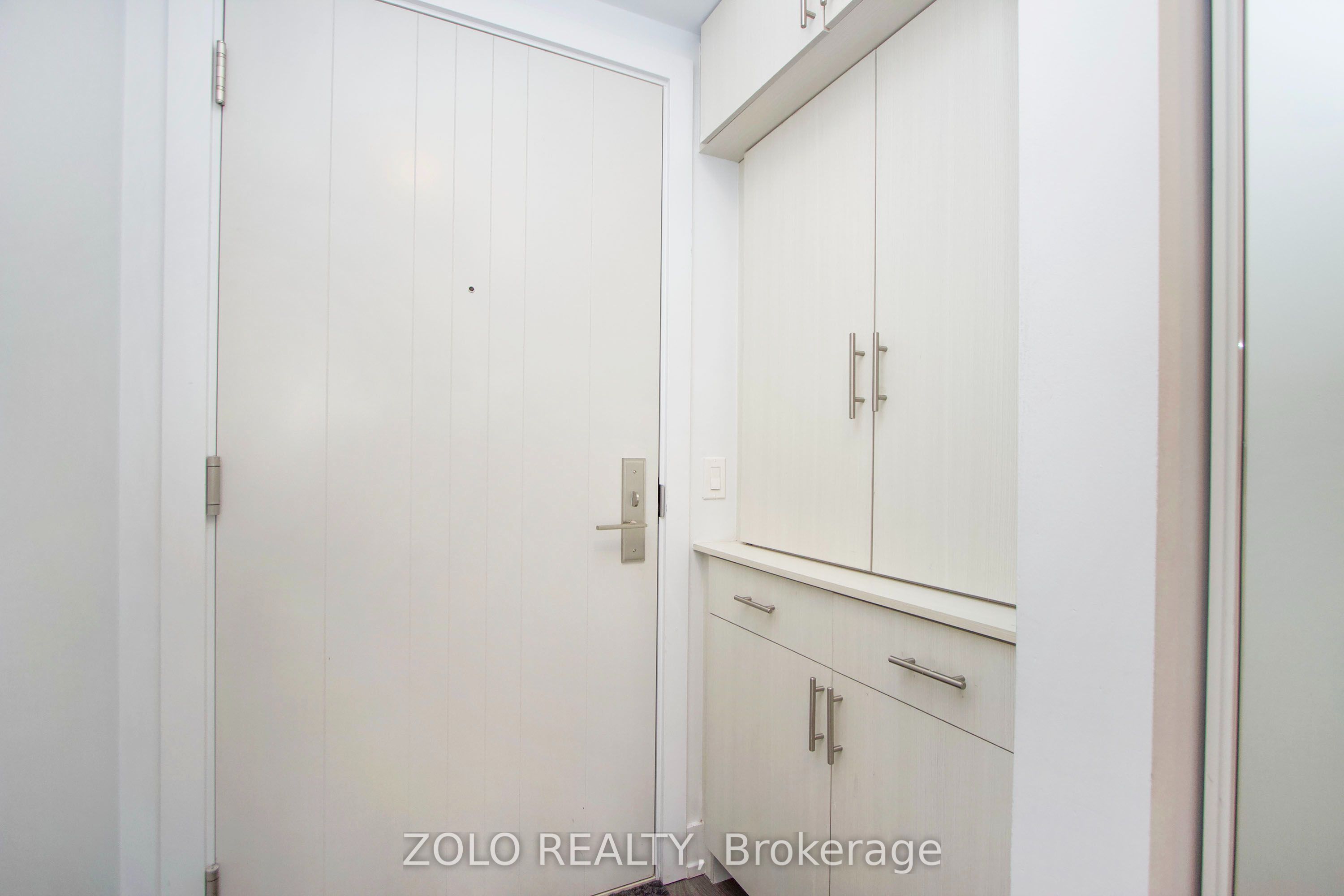 2550 Simcoe Street N 318, Oshawa, ON L1L 0R5 photo 4