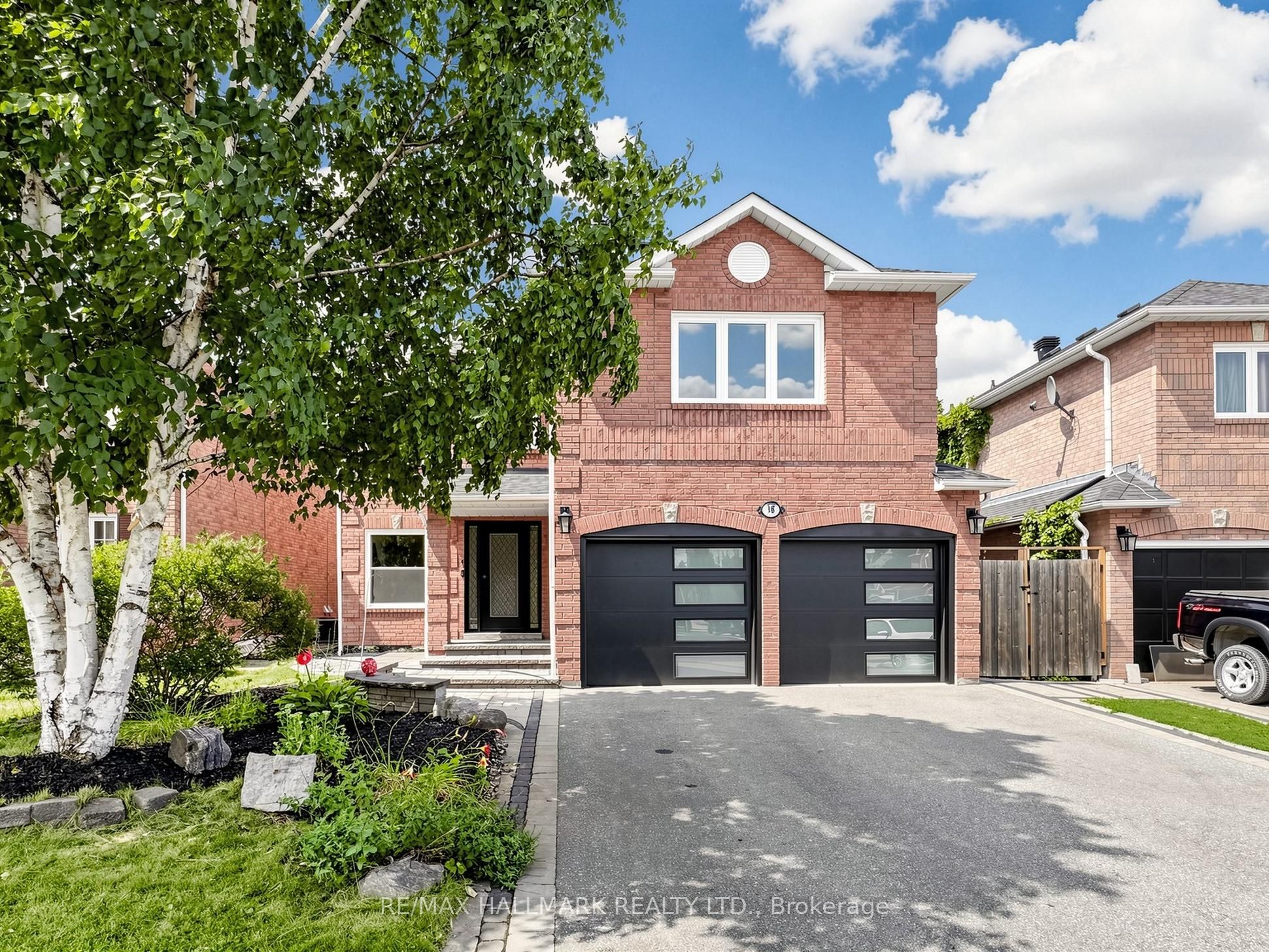 18 Howes Street, Ajax, ON L1T 3V5 photo 2