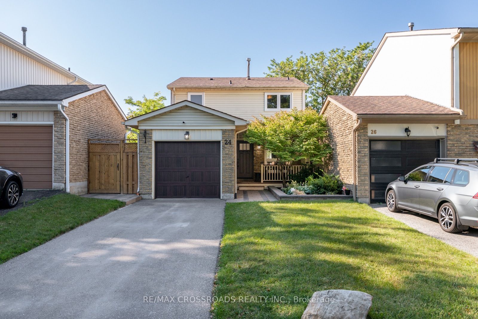 24 Harrison Court, Whitby, ON L1N 6E2 photo 2