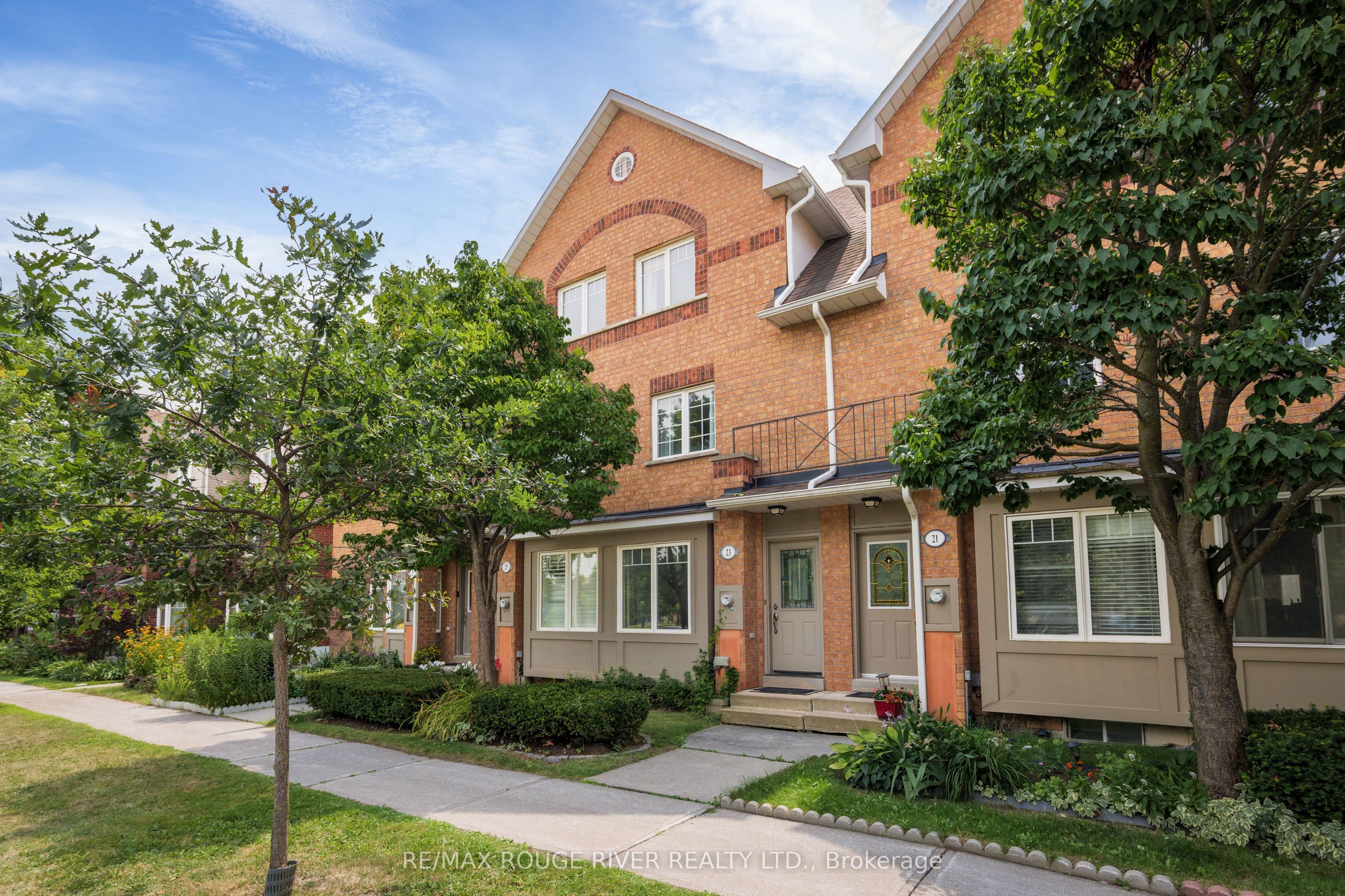 23 Hedge End Road 91, Toronto, ON M1B 5Z4