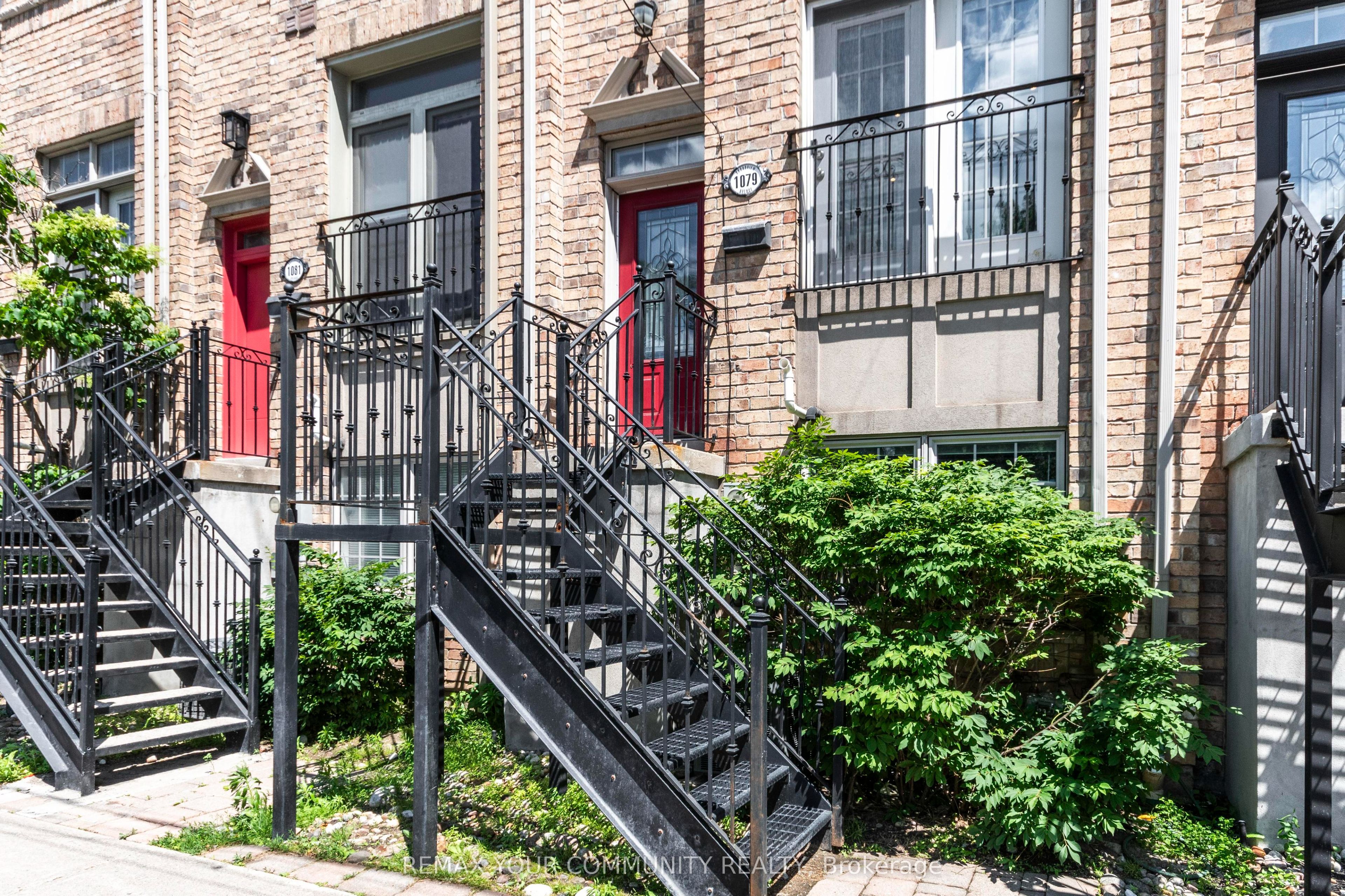 1079 Broadview Avenue, Toronto, ON M4K 2S4 photo 2