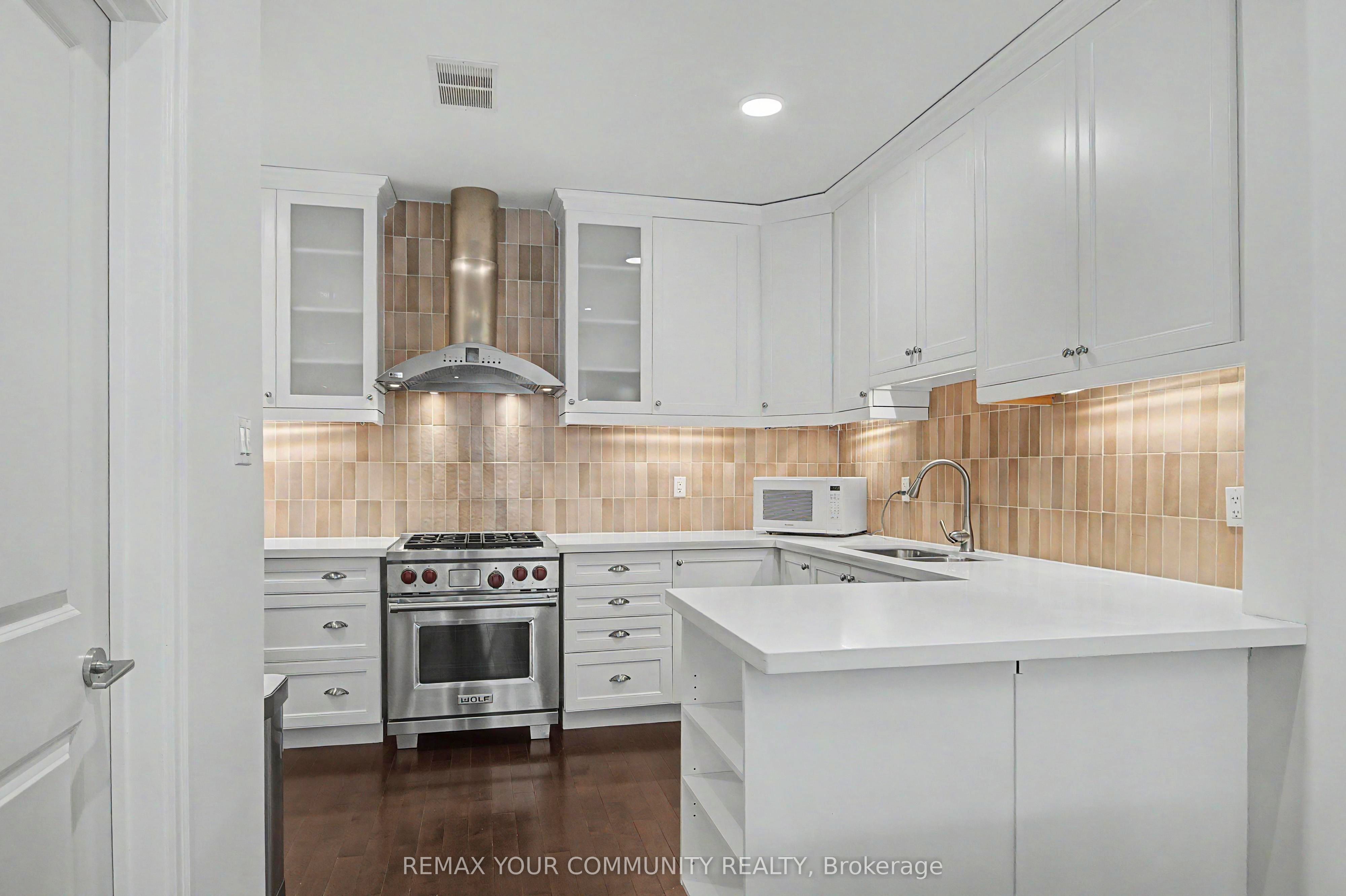 1079 Broadview Avenue, Toronto, ON M4K 2S4 photo 5