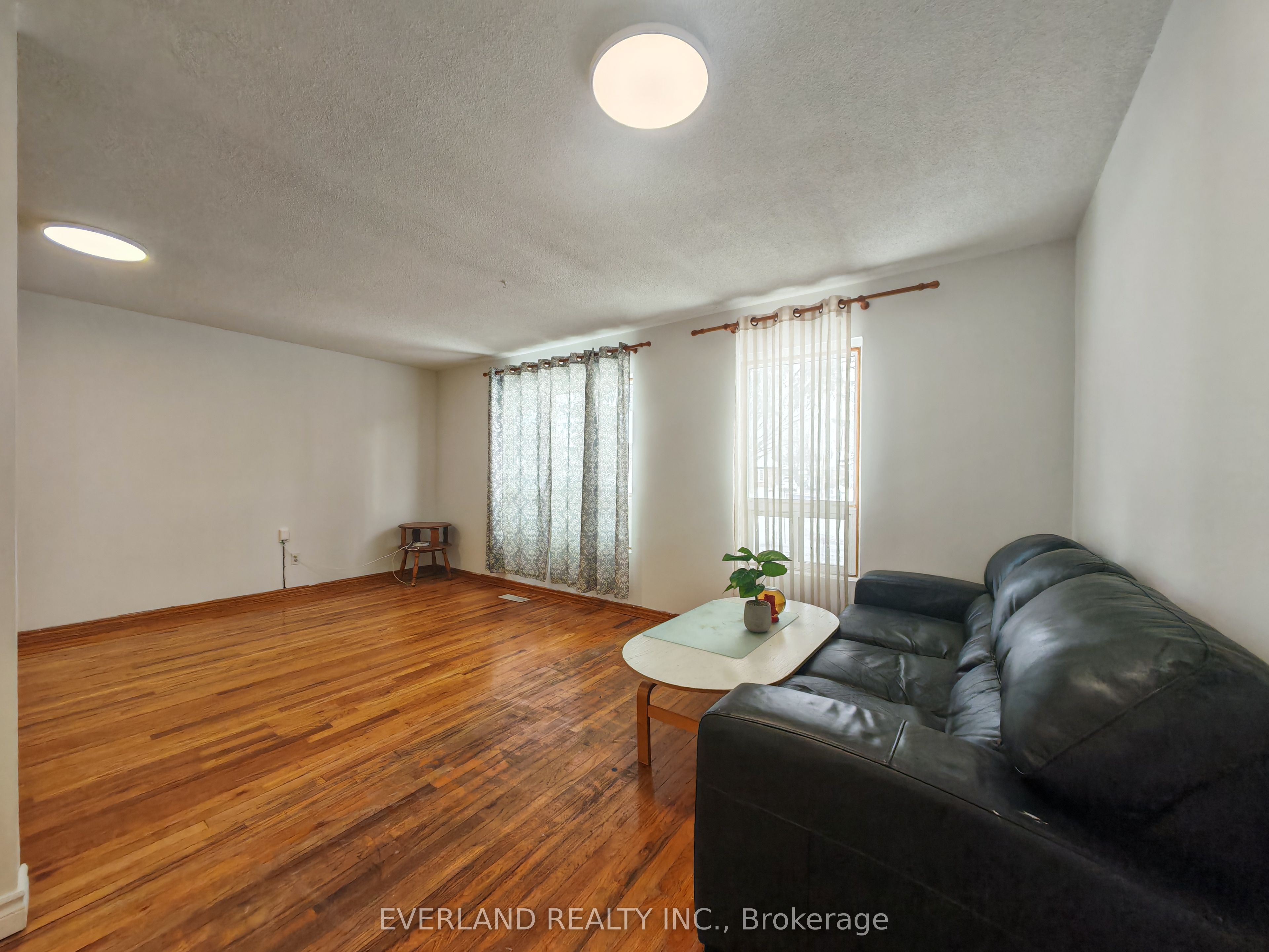 18 Camberley Court, Toronto, ON M1B 2S6 photo 3