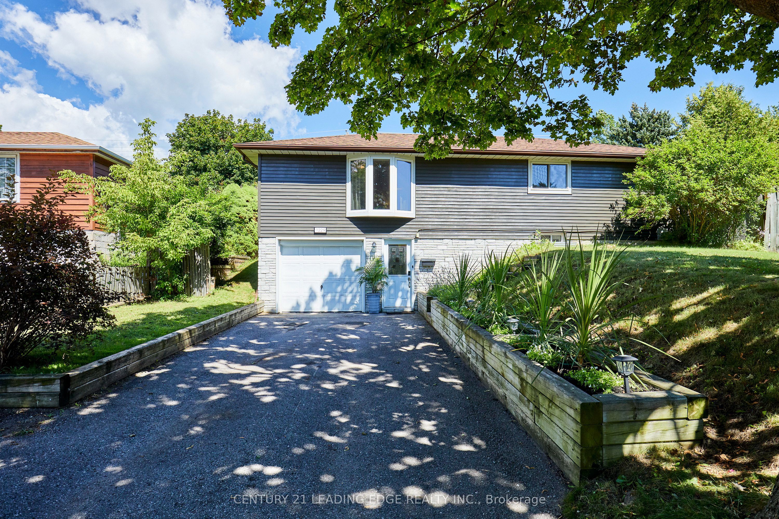 1229 Norman Court, Oshawa, ON L1H 7X2 photo 2