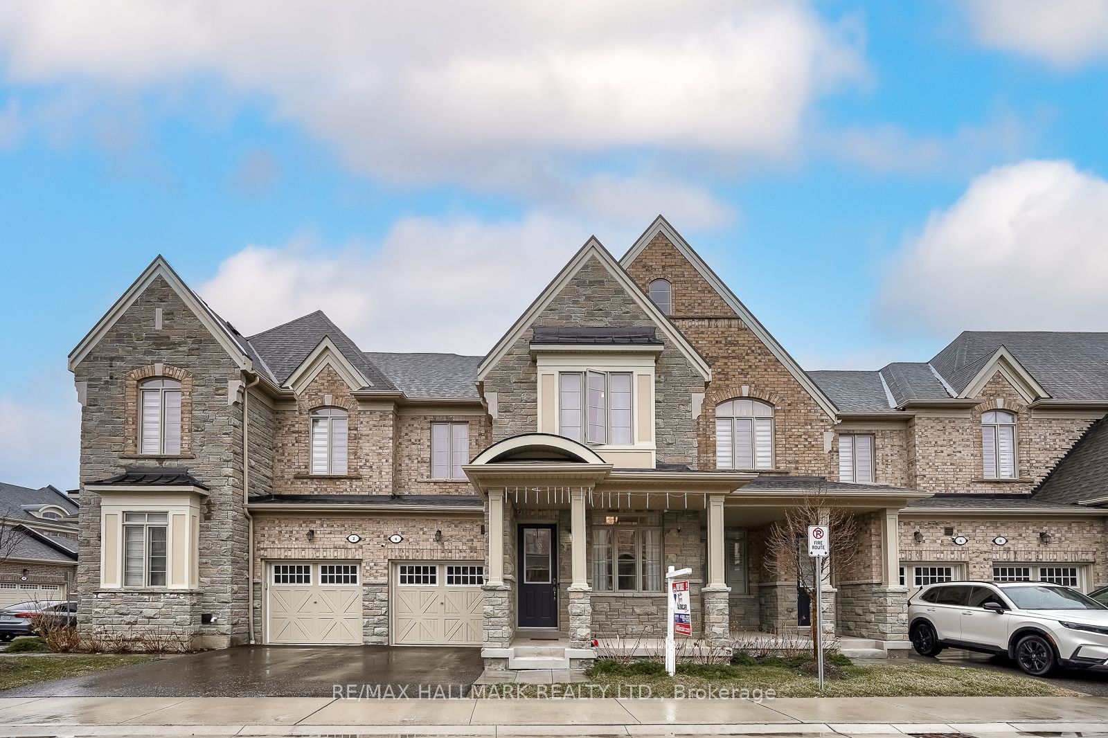 4 Hickling Lane, Ajax, ON L1T 0N6 photo 2