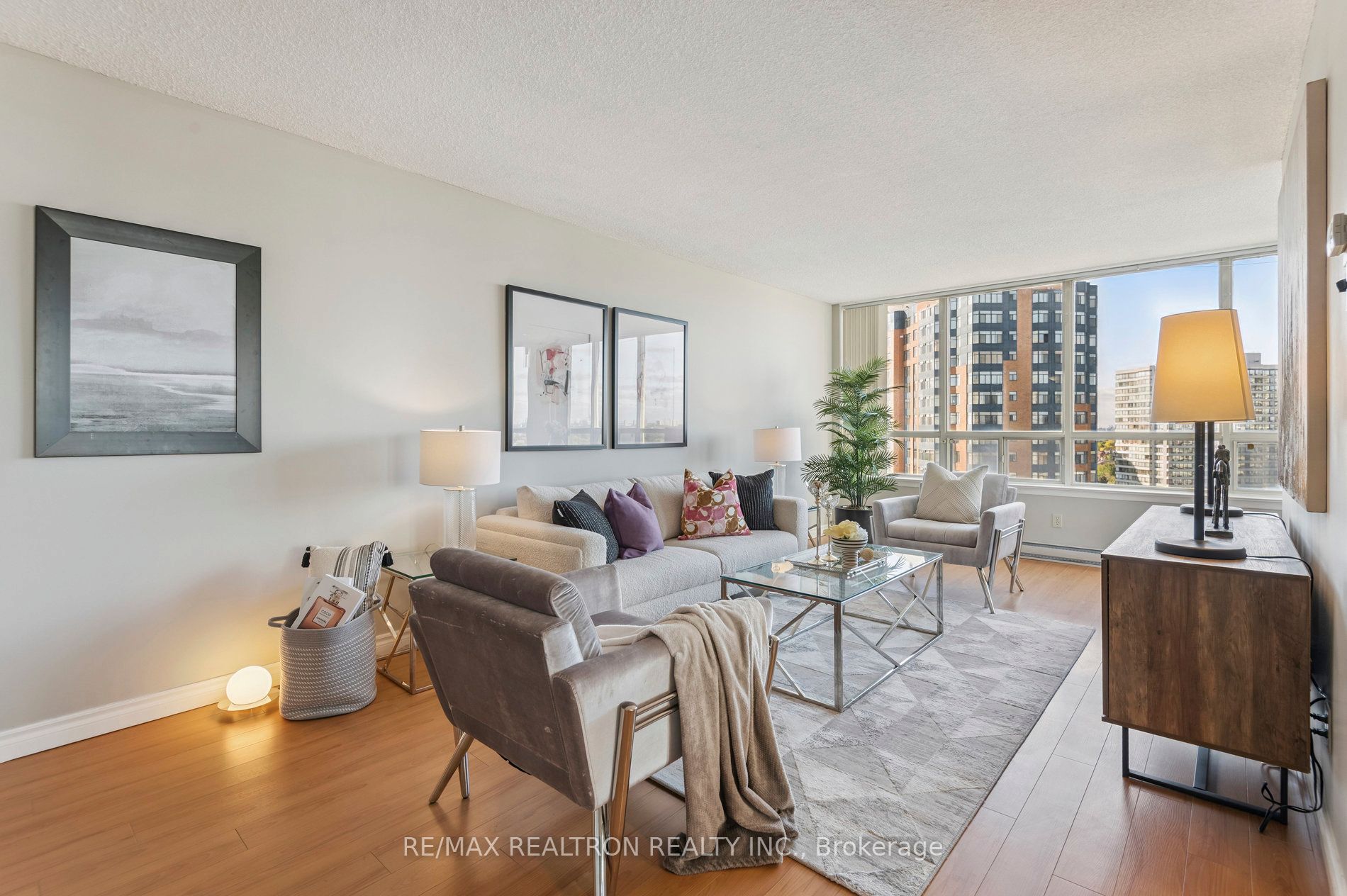 150 Alton Towers Circle 1503, Toronto, ON M1V 4X7 photo 4