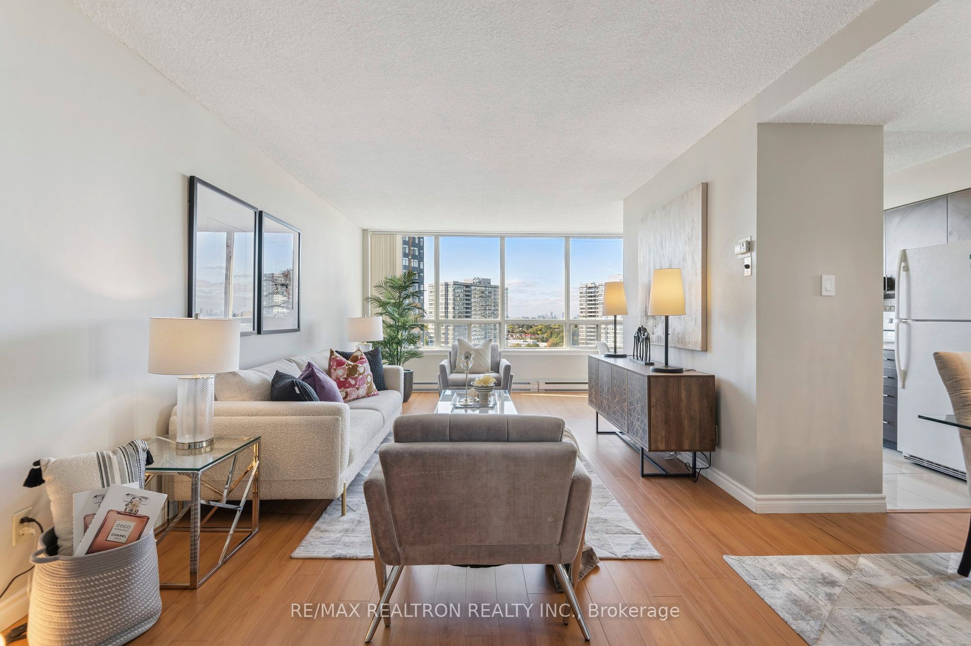 150 Alton Towers Circle 1503, Toronto, ON M1V 4X7 photo 5