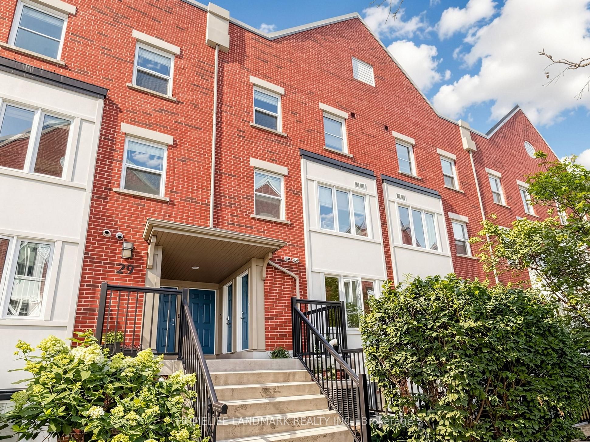 29 Frances Loring Lane 4, Toronto, ON M4M 3E8