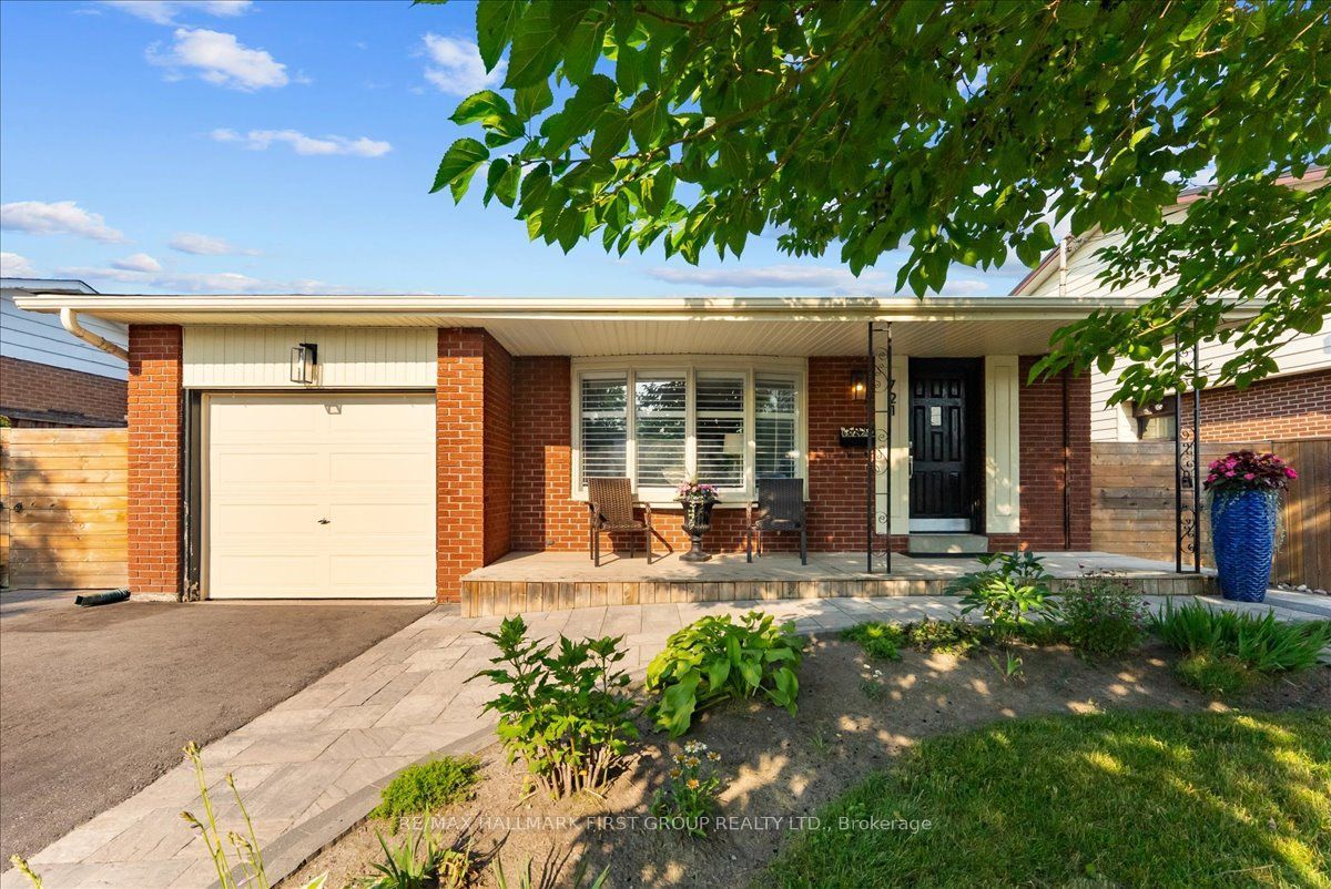 721 Leaside Street, Pickering, ON L1W 2X2 photo 2