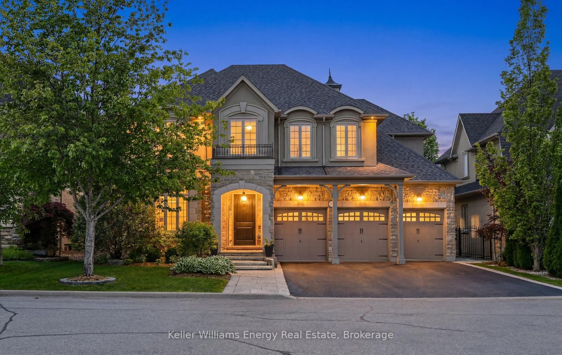 7 Woodington Court, Whitby, ON L1M 0C6